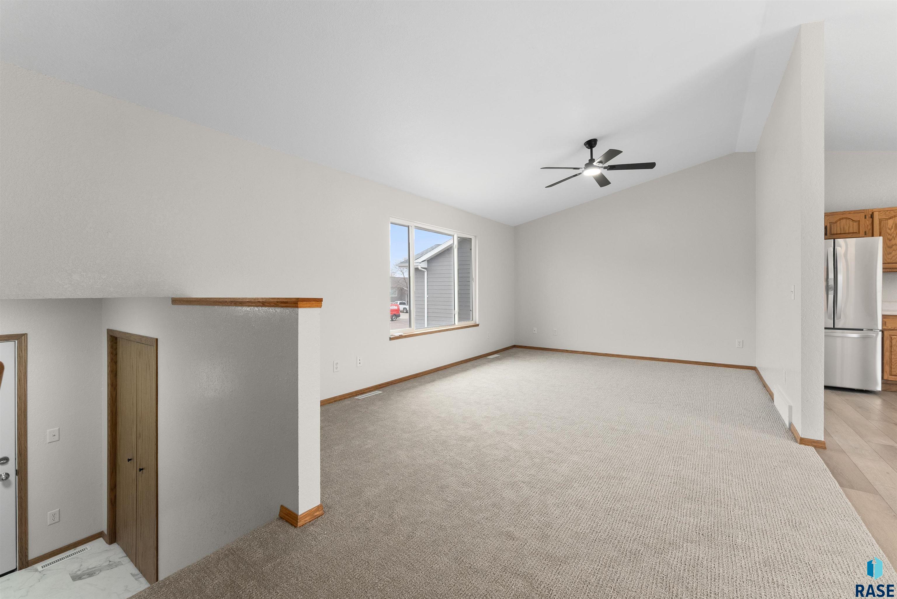 815 E Jesse Ct