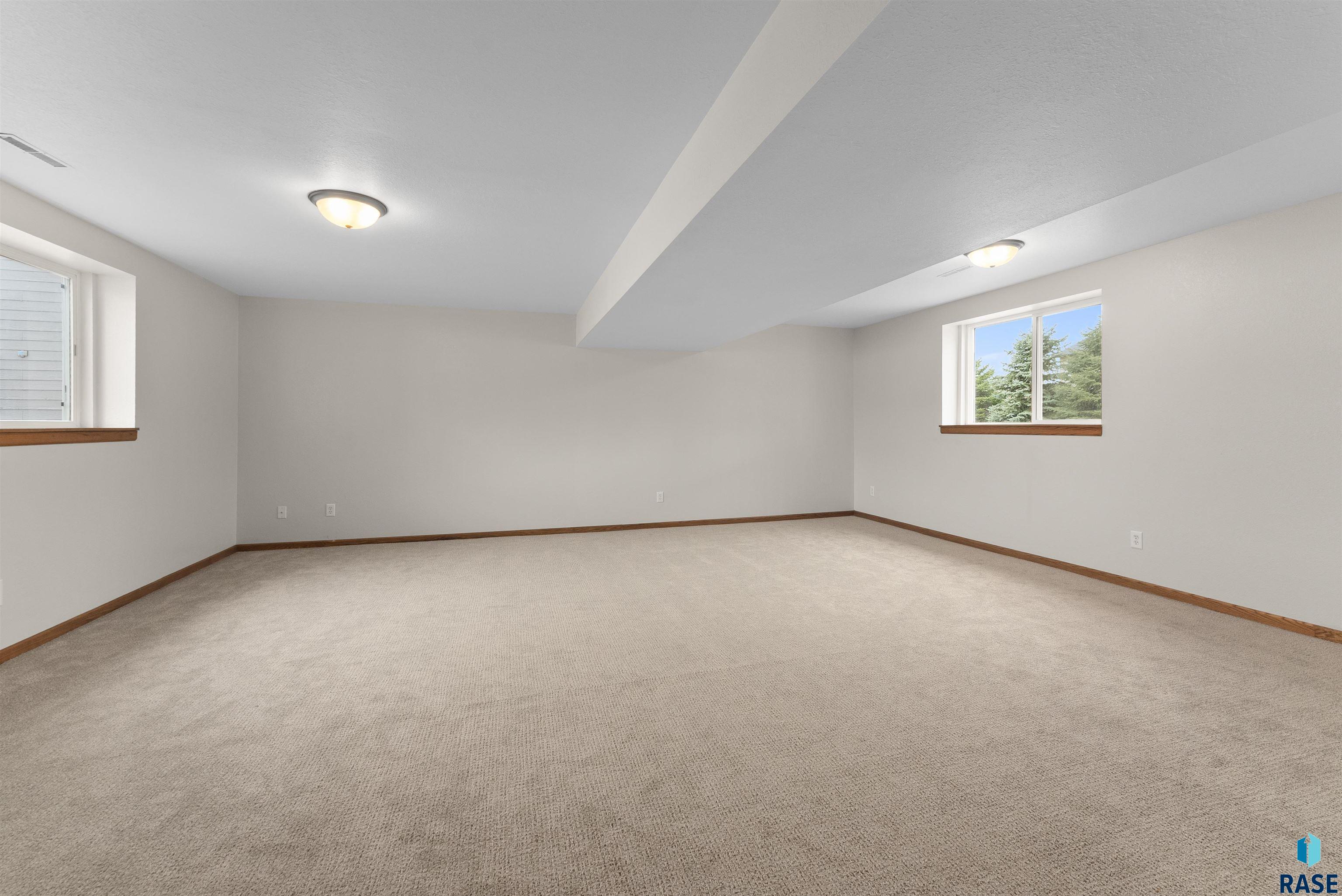 815 E Jesse Ct