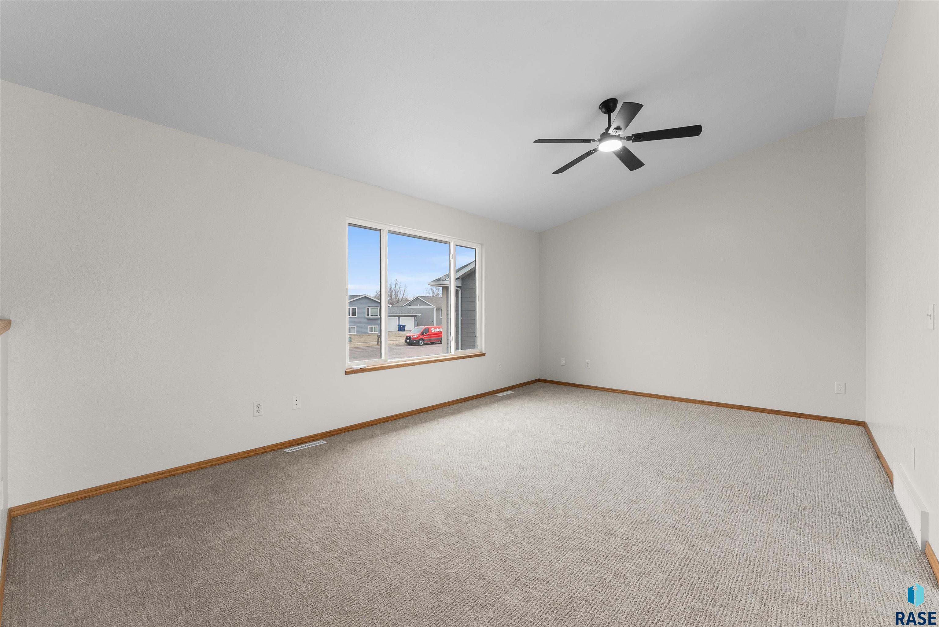815 E Jesse Ct