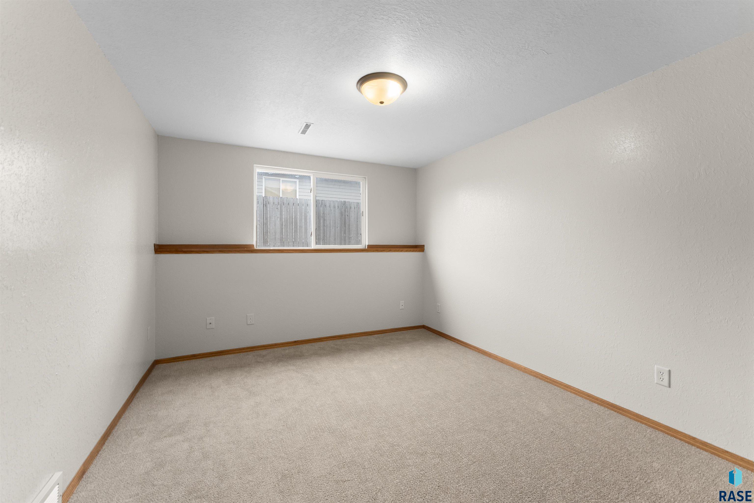 815 E Jesse Ct