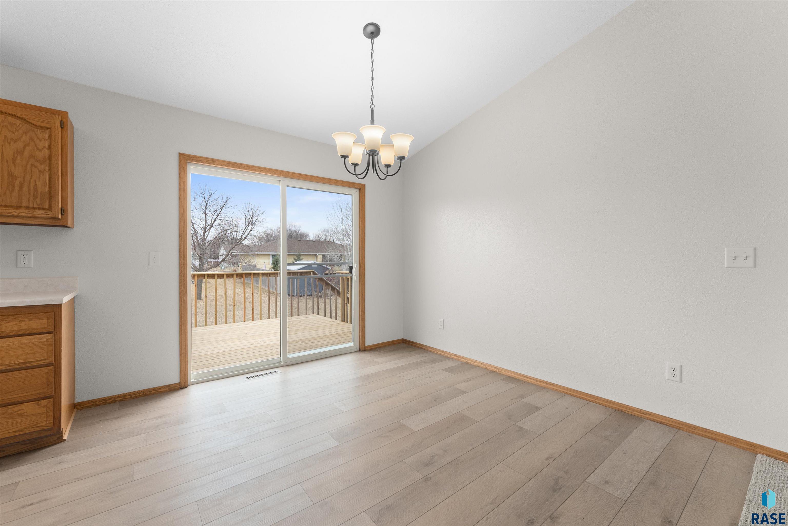 815 E Jesse Ct