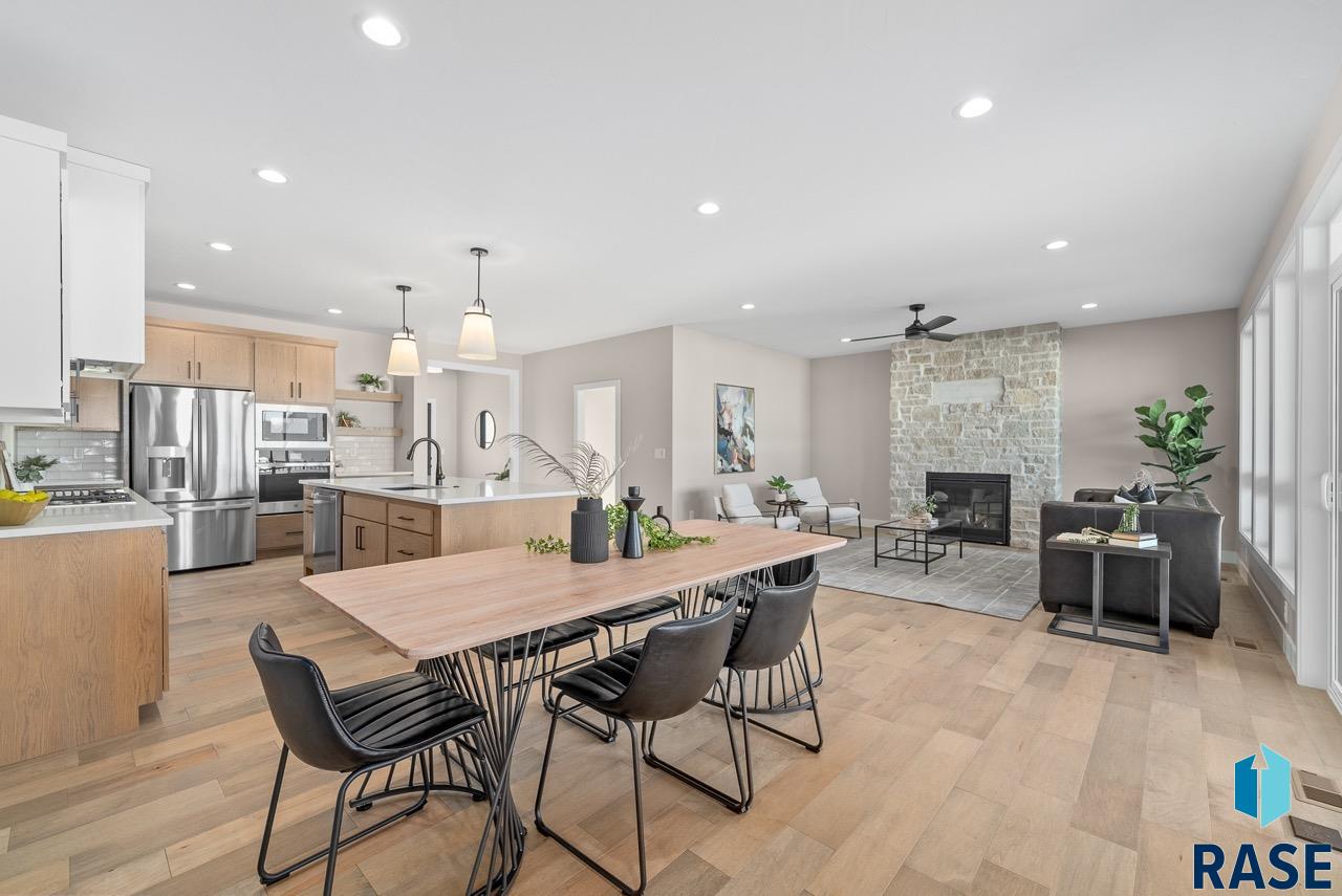 5512 E Saddle Ridge Cir