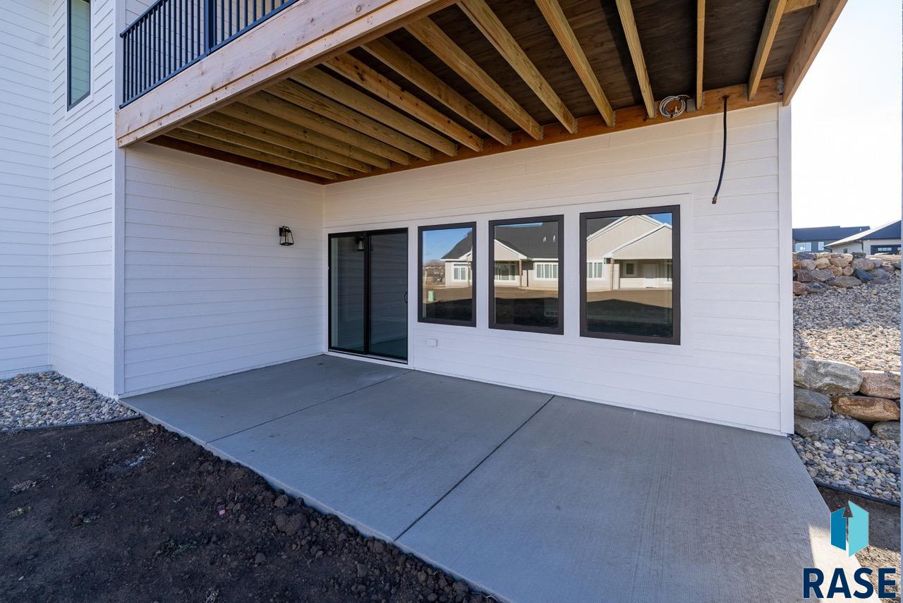 5512 E Saddle Ridge Cir