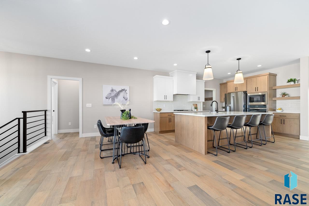 5512 E Saddle Ridge Cir