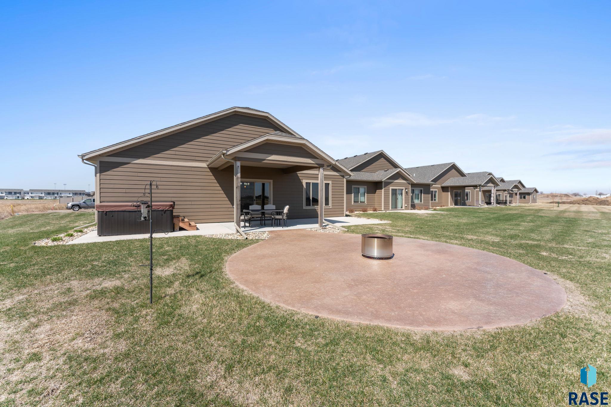 502 Prairieside Trl