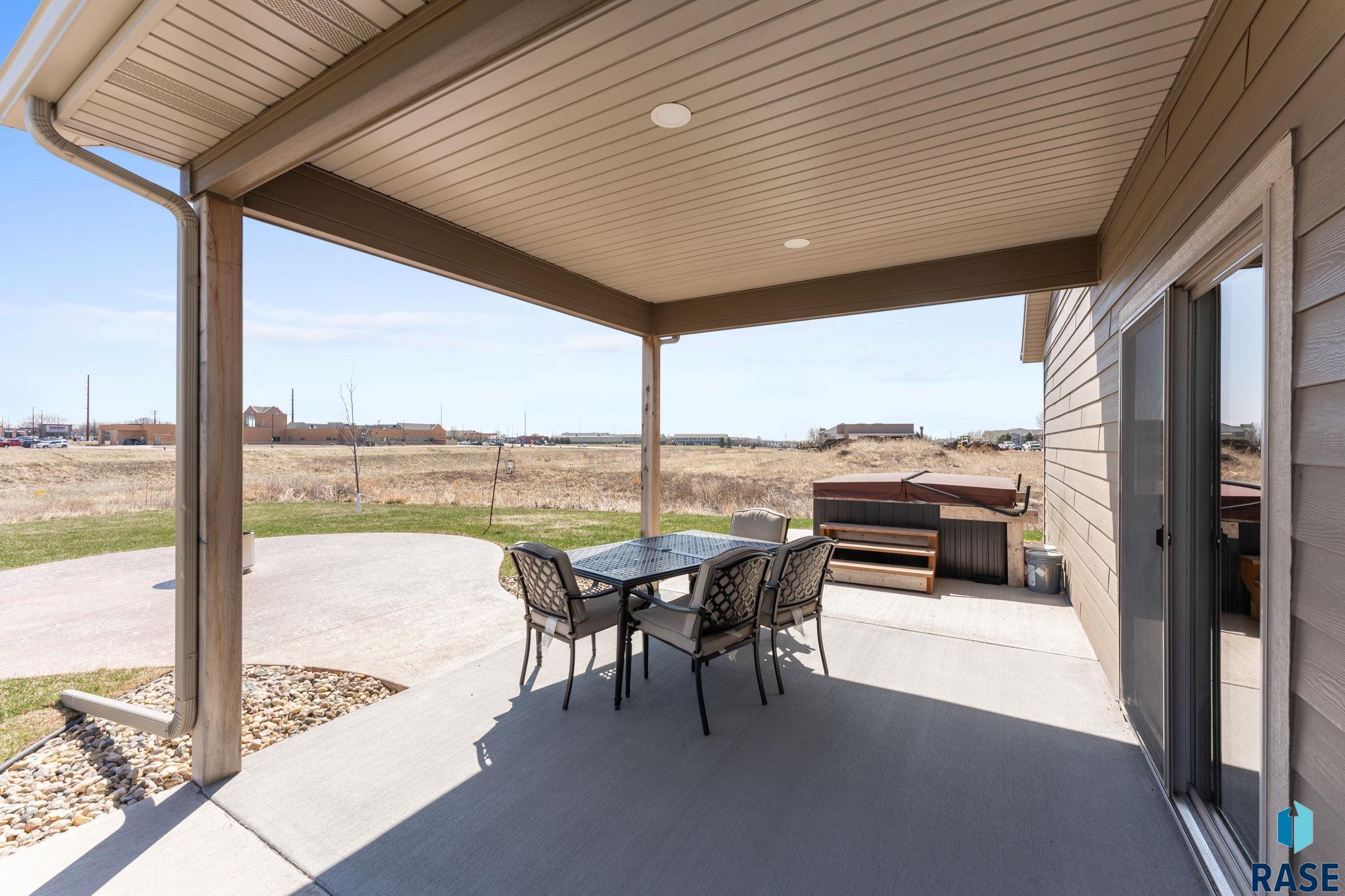 502 Prairieside Trl