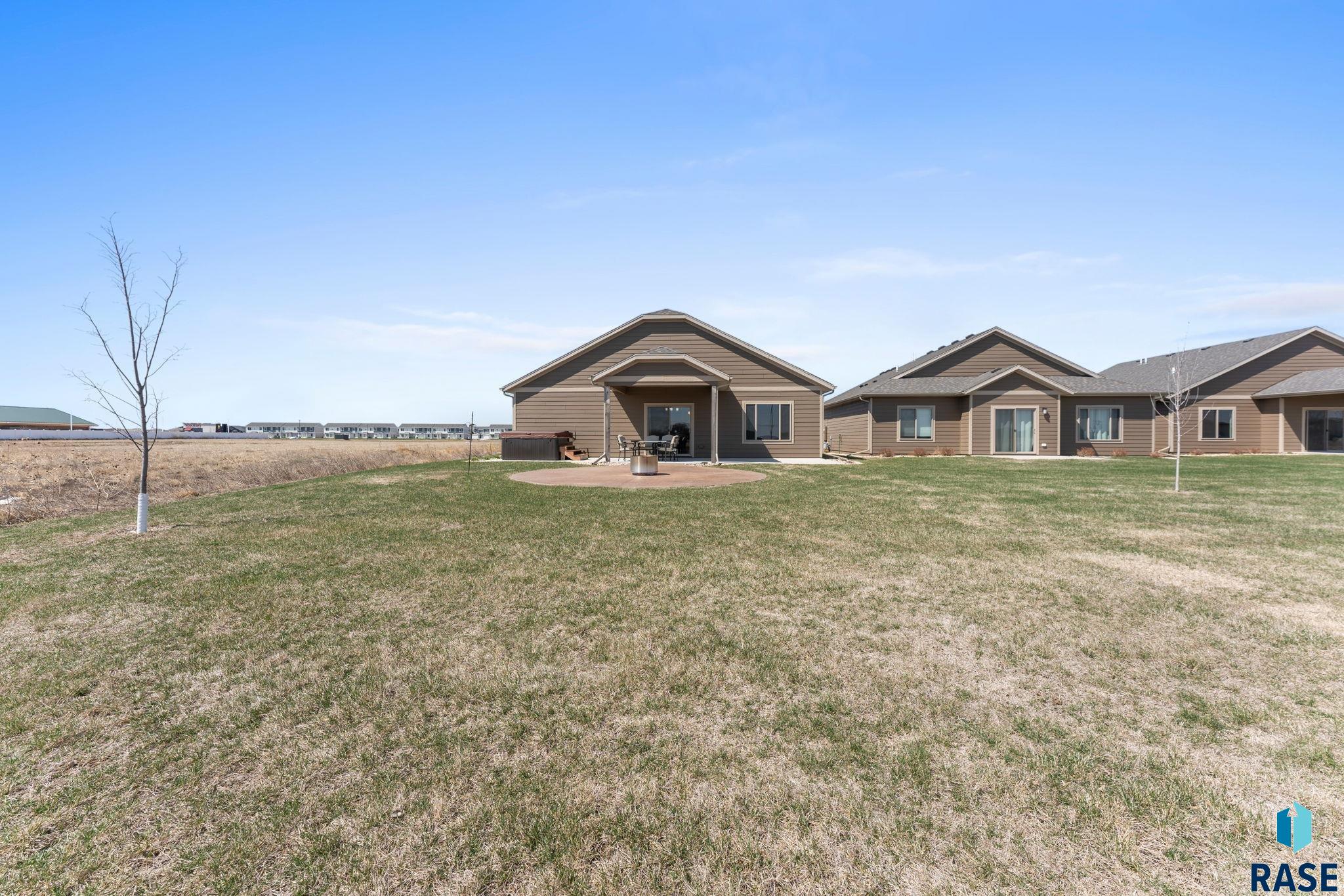 502 Prairieside Trl