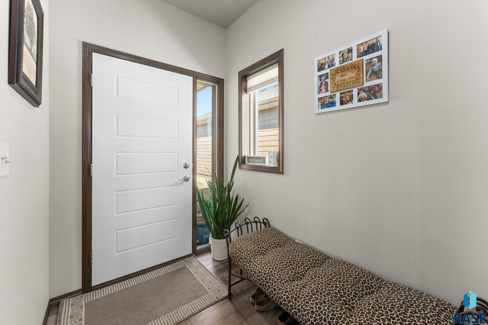502 Prairieside Trl