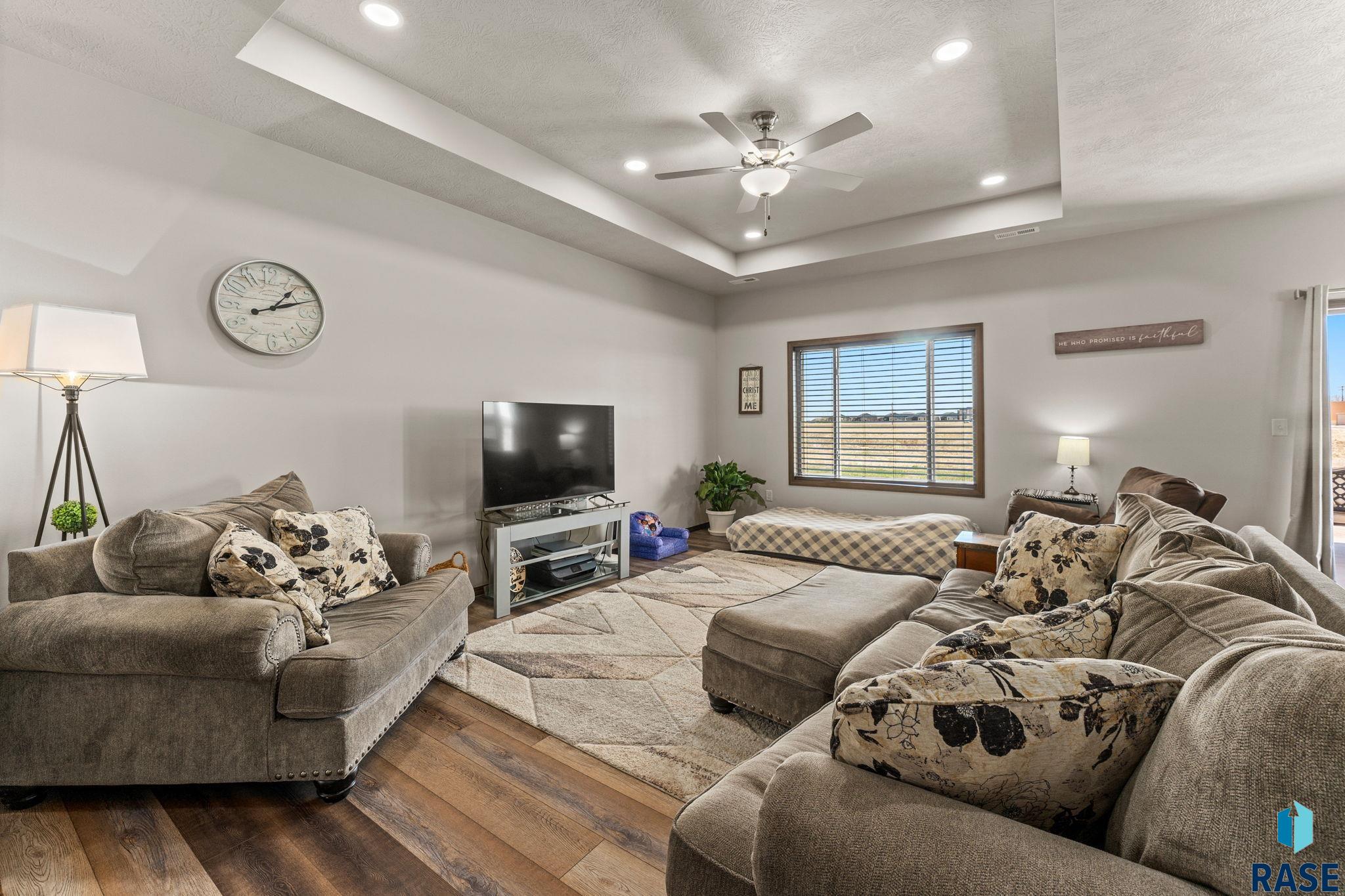502 Prairieside Trl