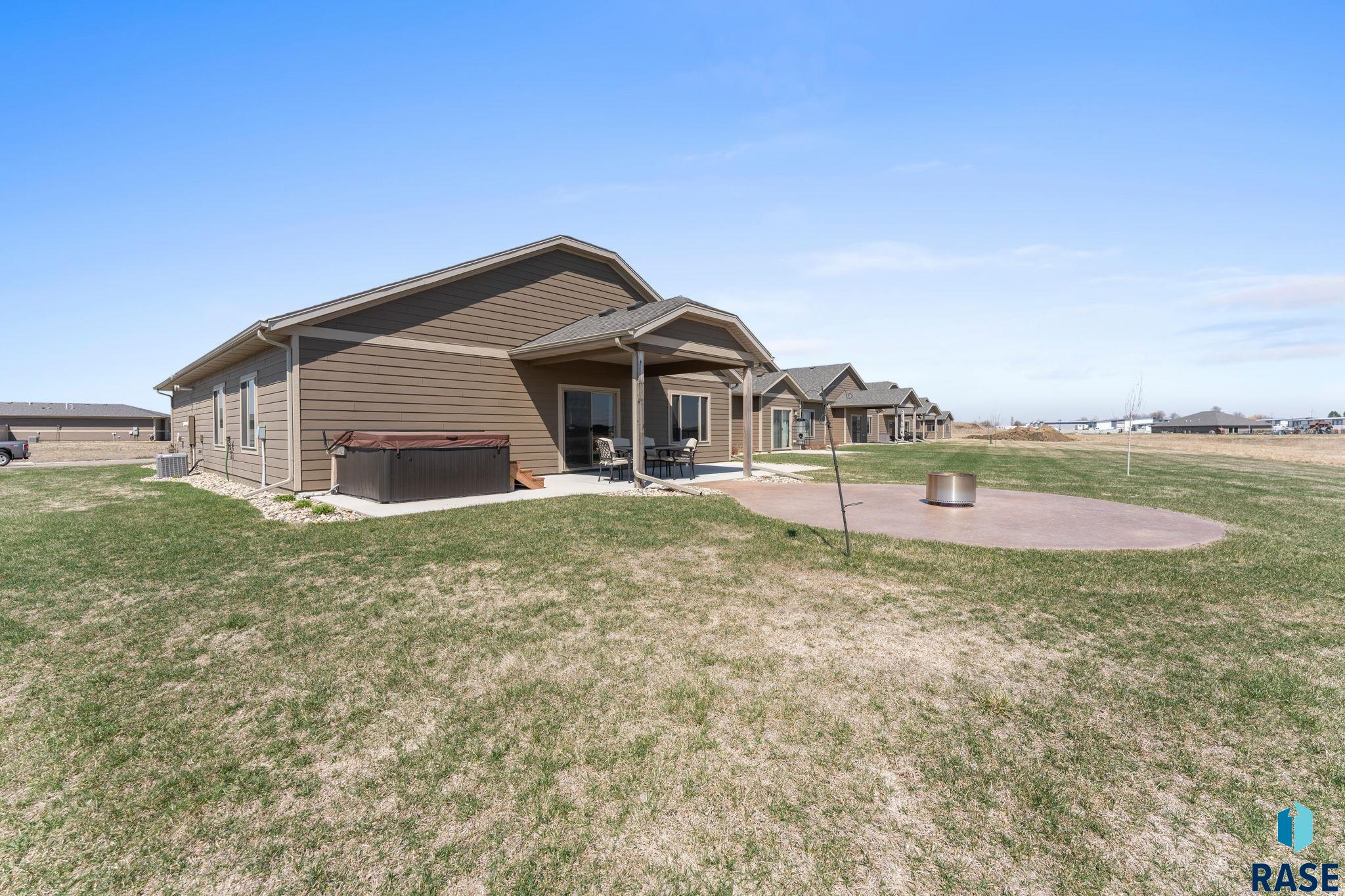 502 Prairieside Trl