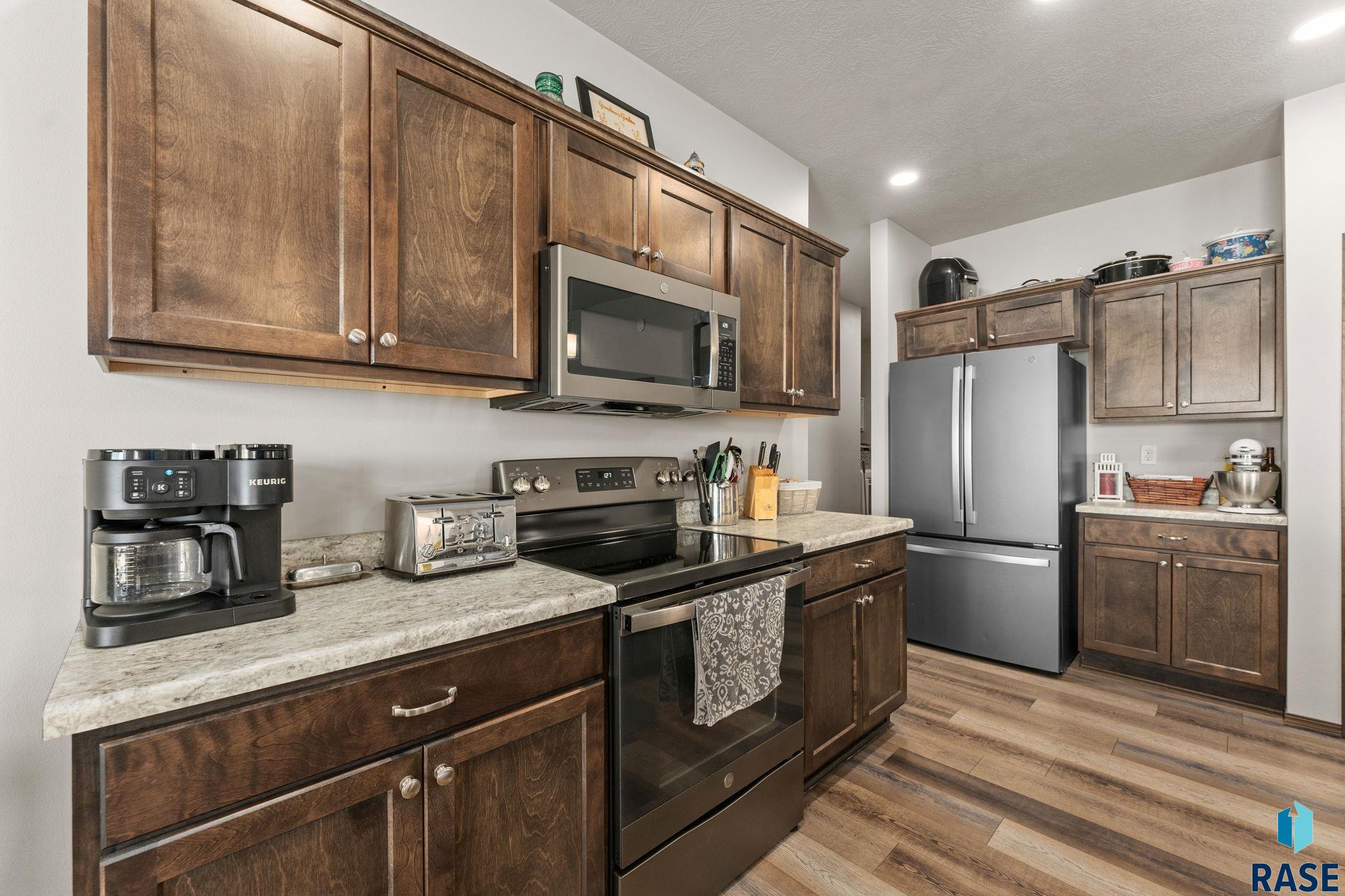 502 Prairieside Trl