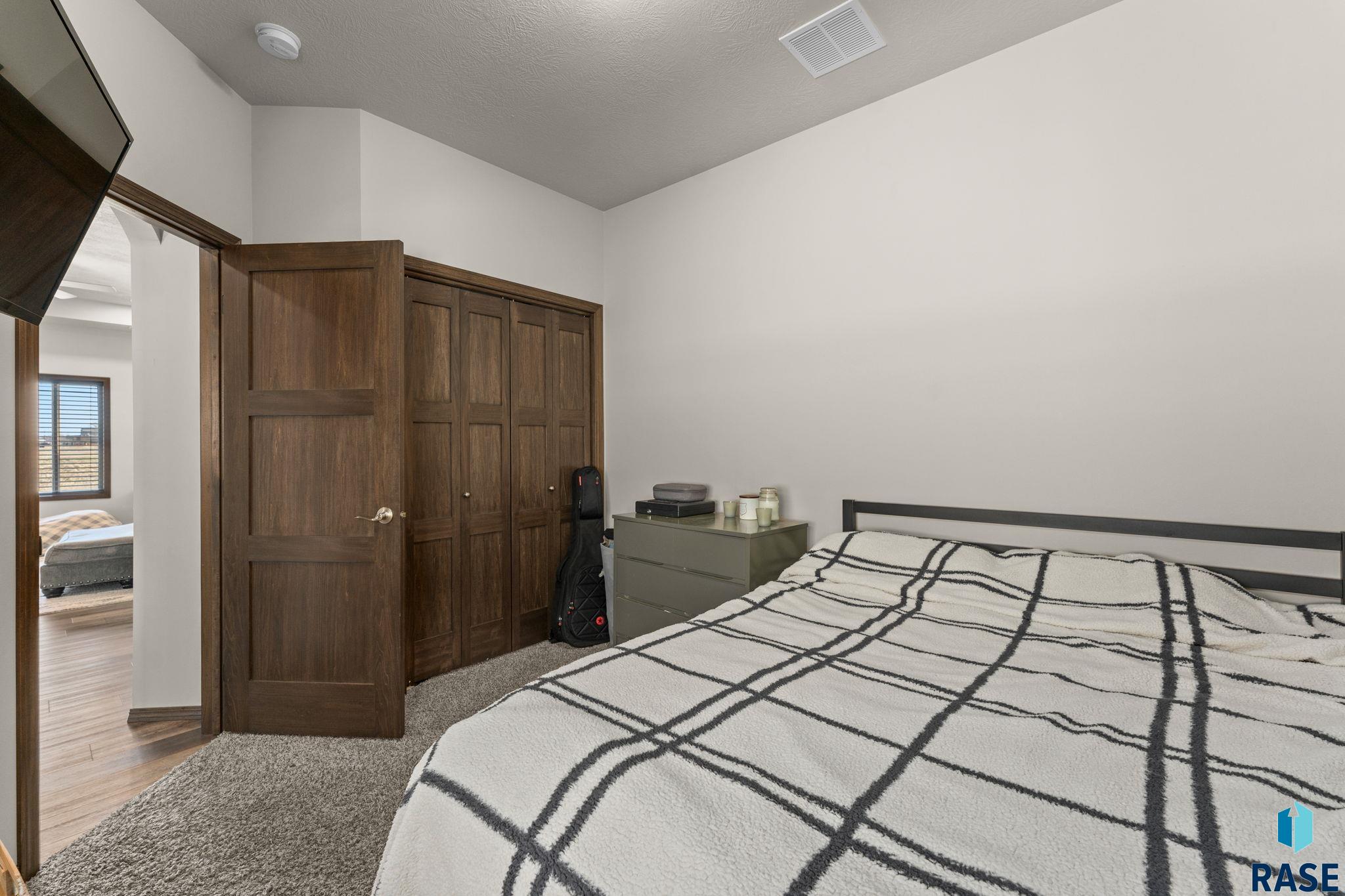 502 Prairieside Trl