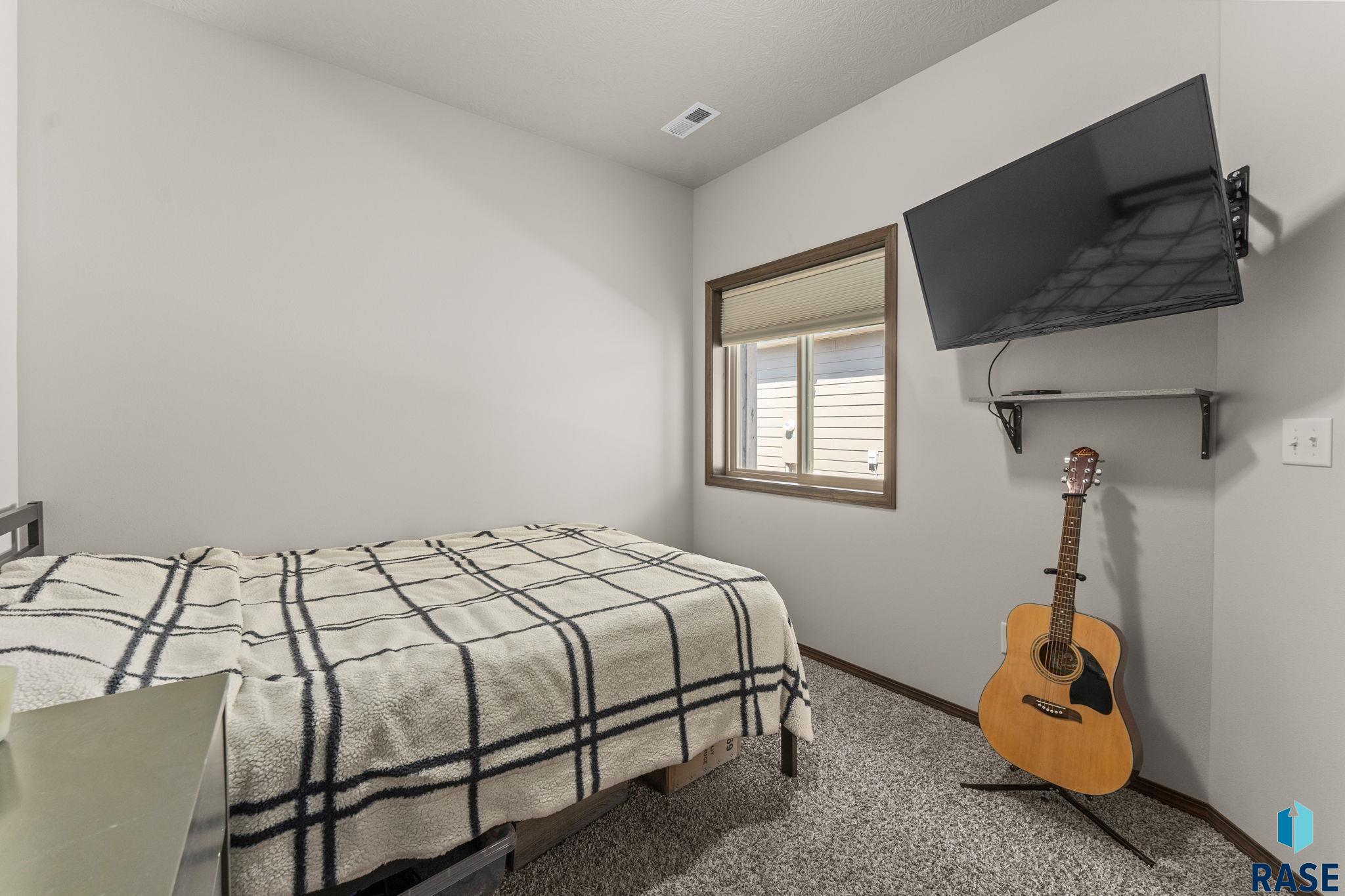 502 Prairieside Trl