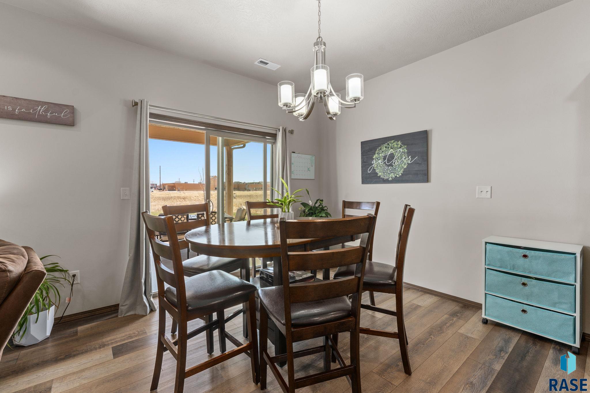 502 Prairieside Trl