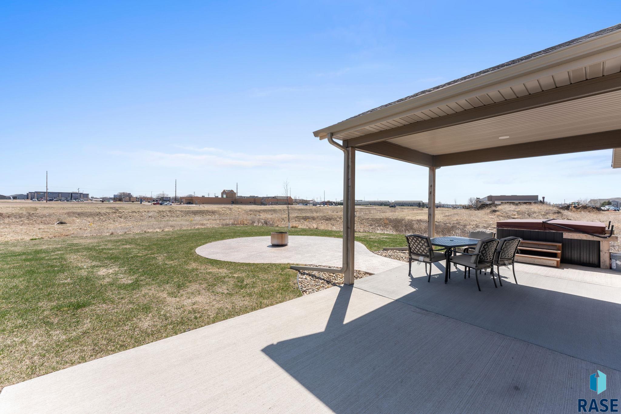 502 Prairieside Trl