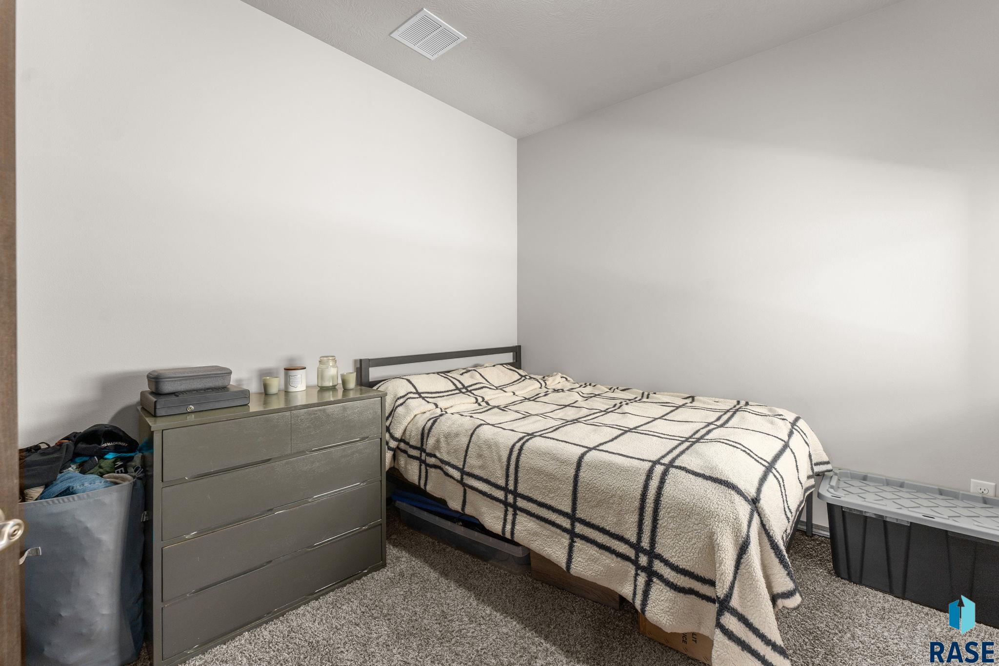 502 Prairieside Trl