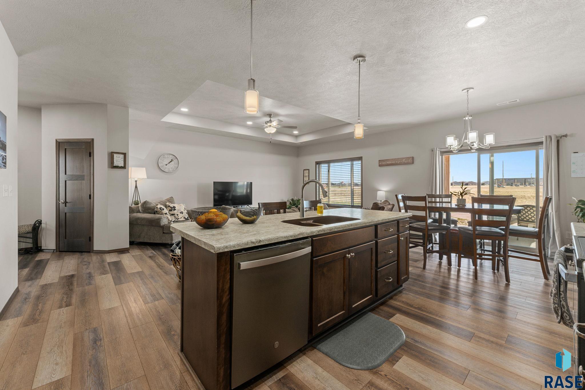 502 Prairieside Trl