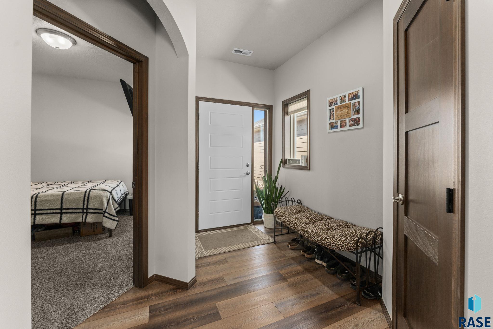502 Prairieside Trl