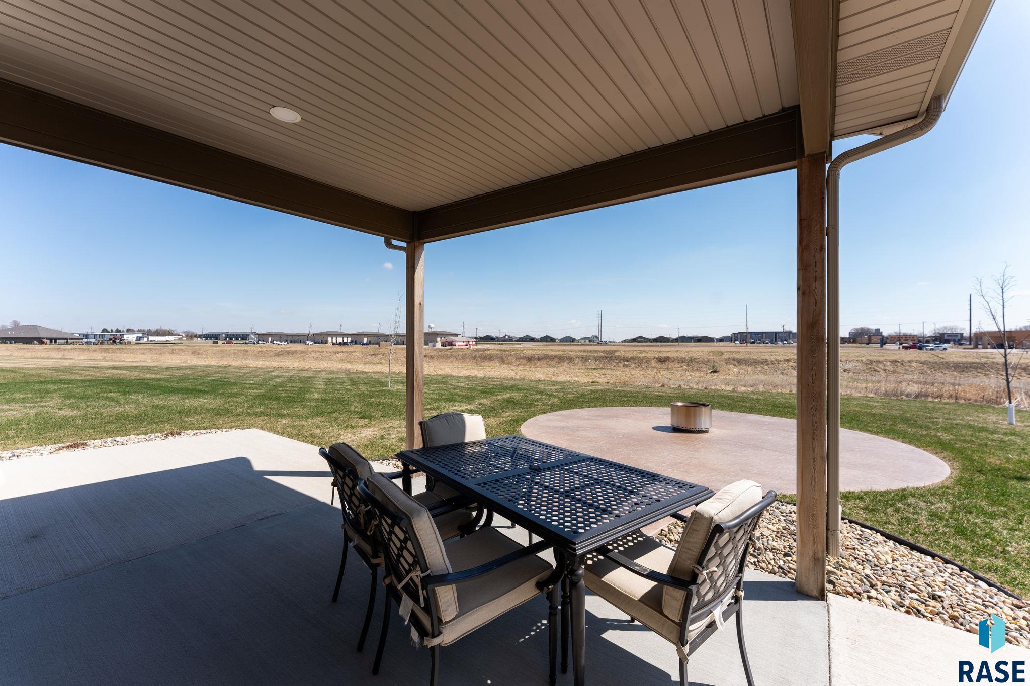 502 Prairieside Trl