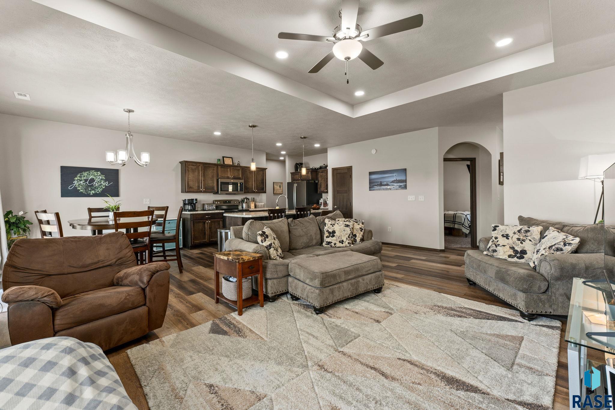 502 Prairieside Trl