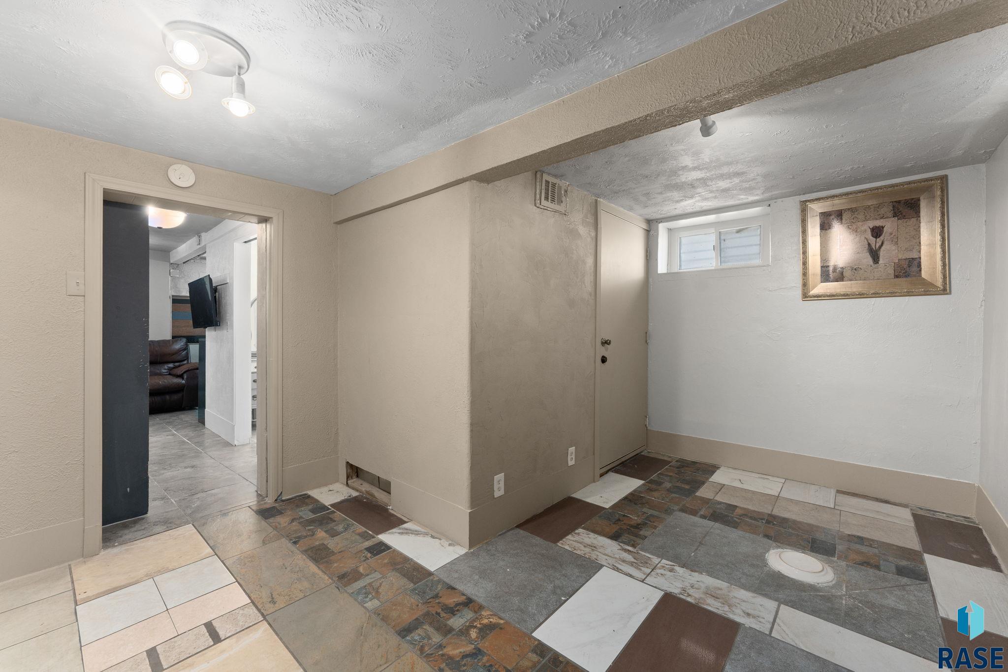 421 S Elmwood Ave