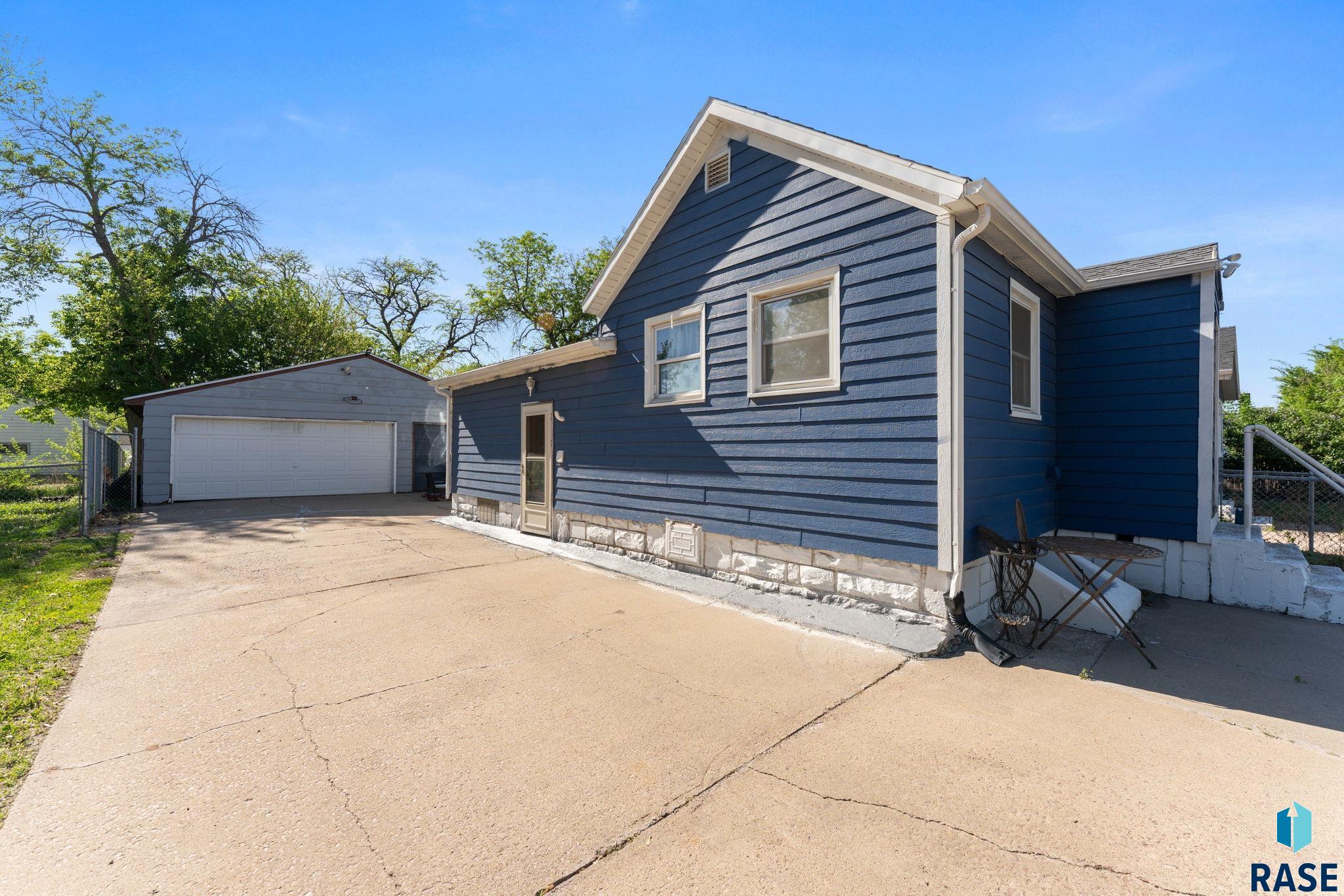 421 S Elmwood Ave