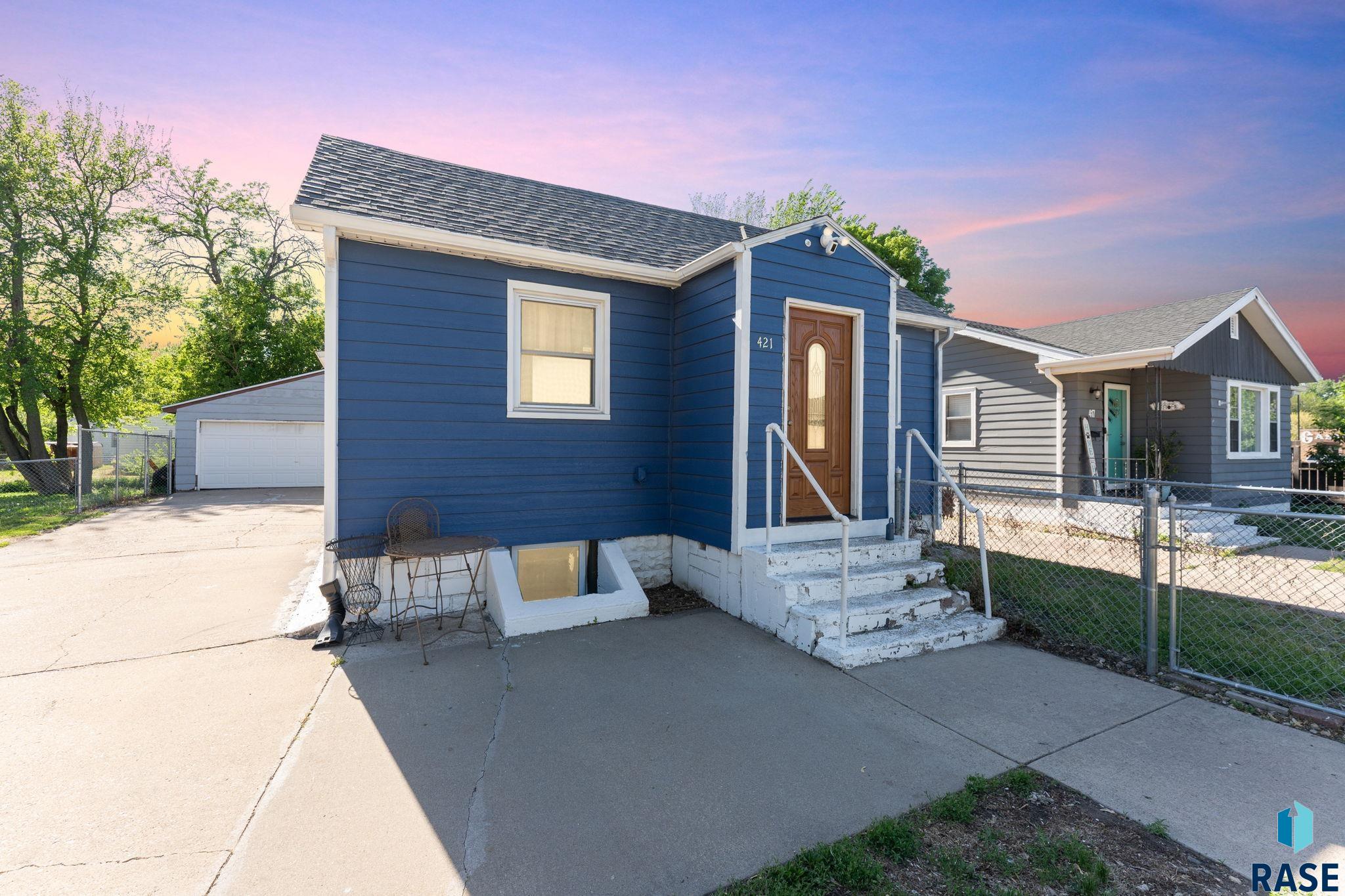 421 S Elmwood Ave