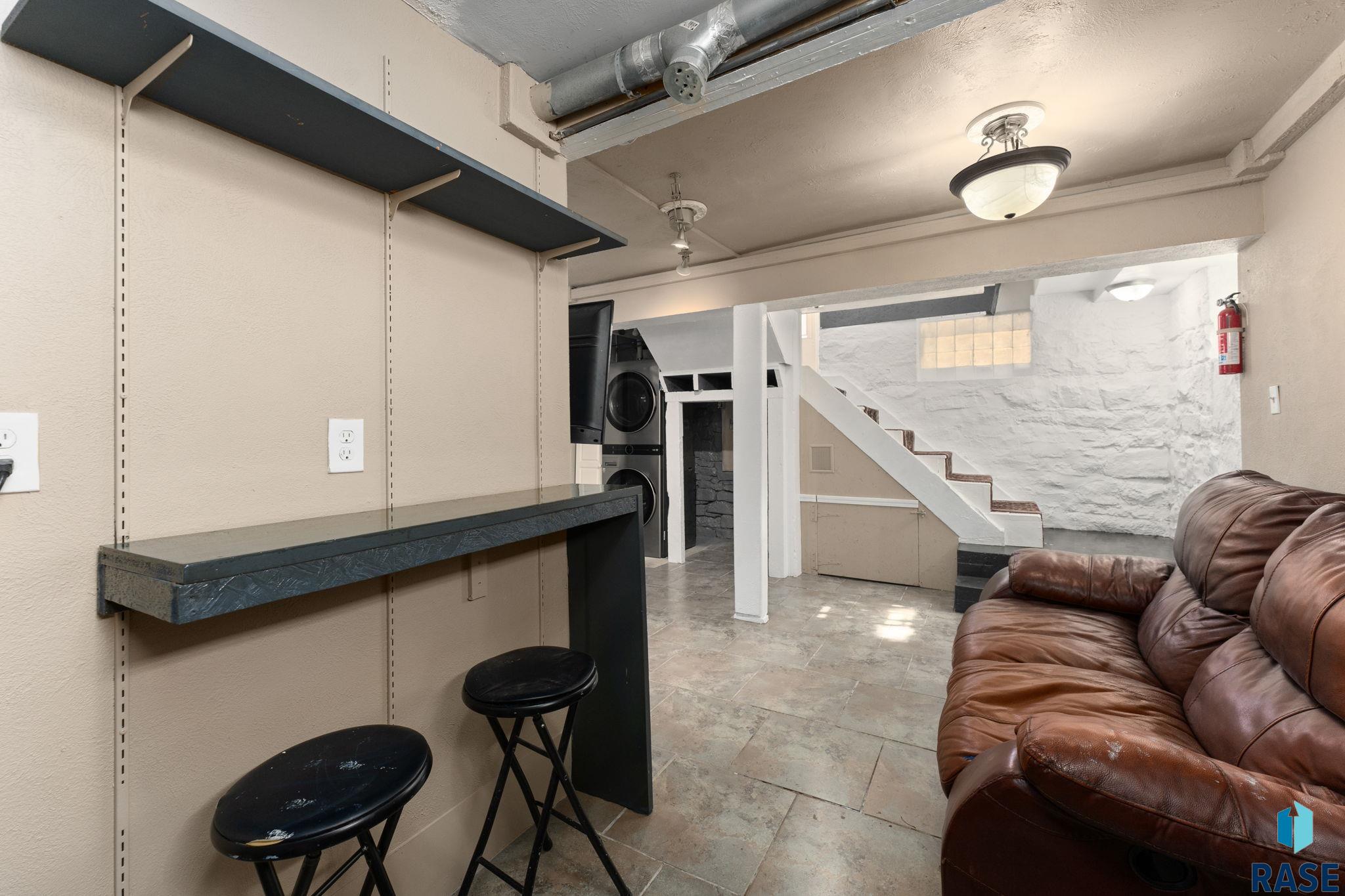 421 S Elmwood Ave