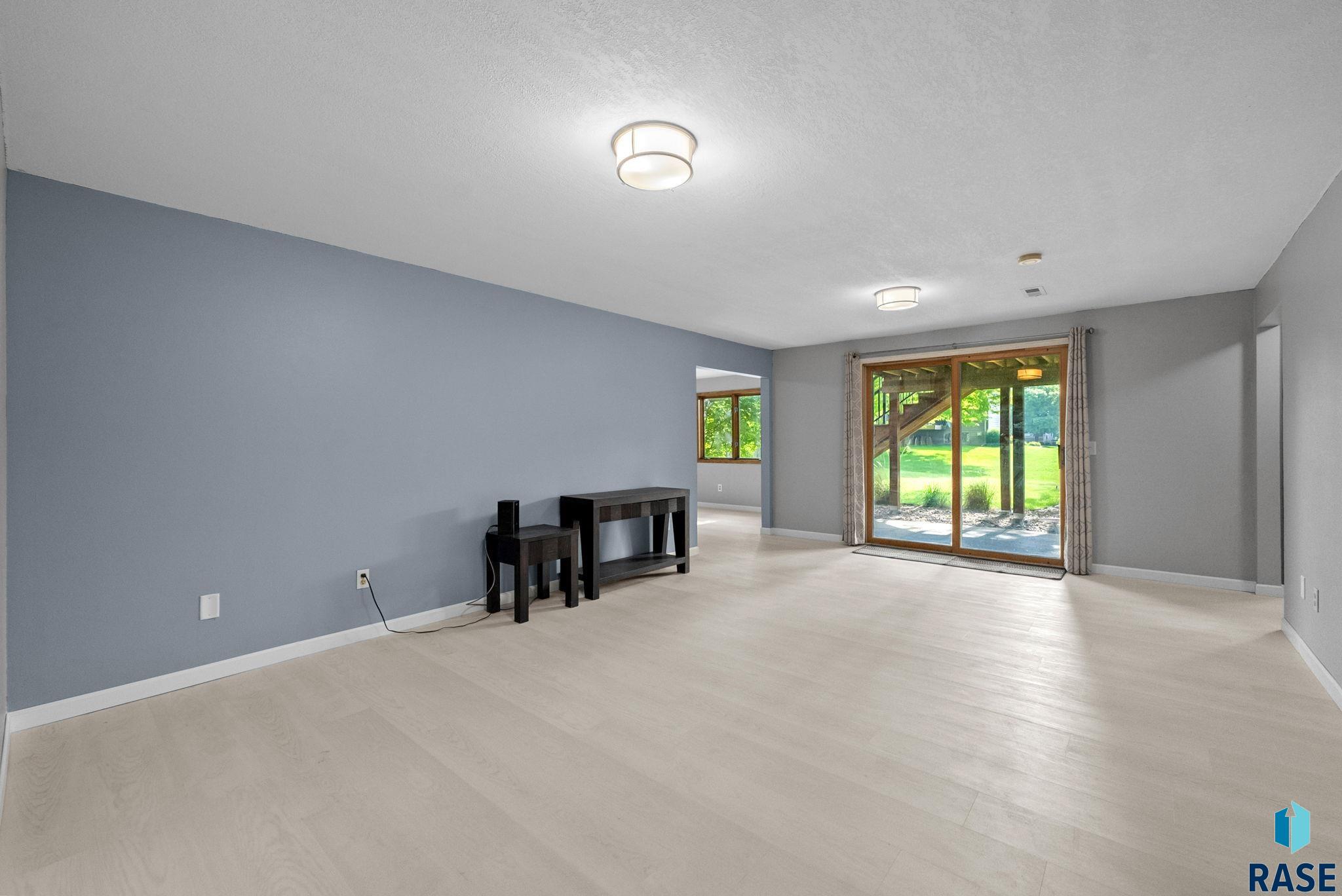 308 N La Salle Ave