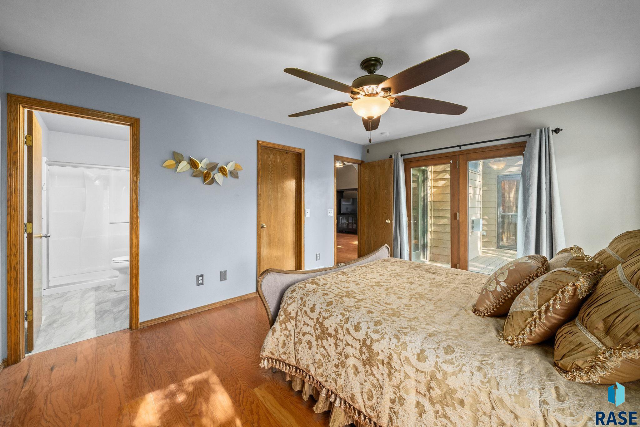 308 N La Salle Ave