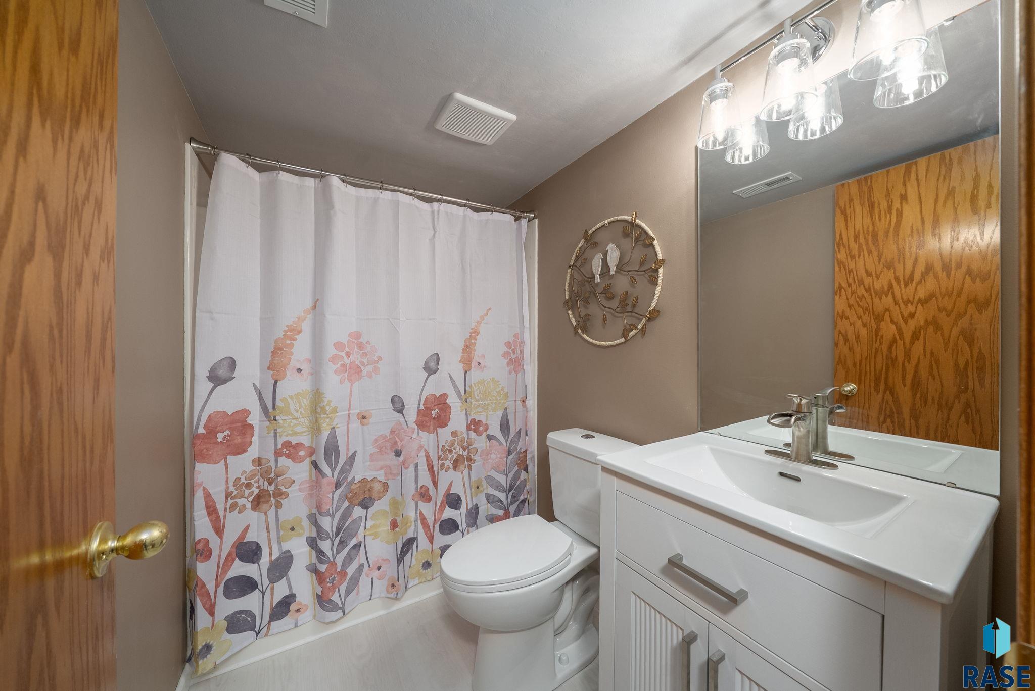 308 N La Salle Ave