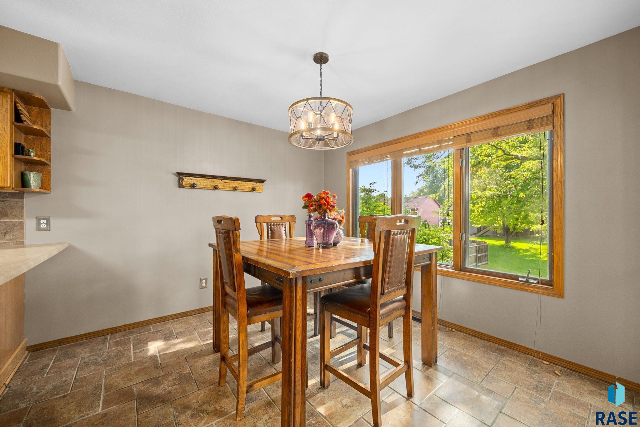 308 N La Salle Ave