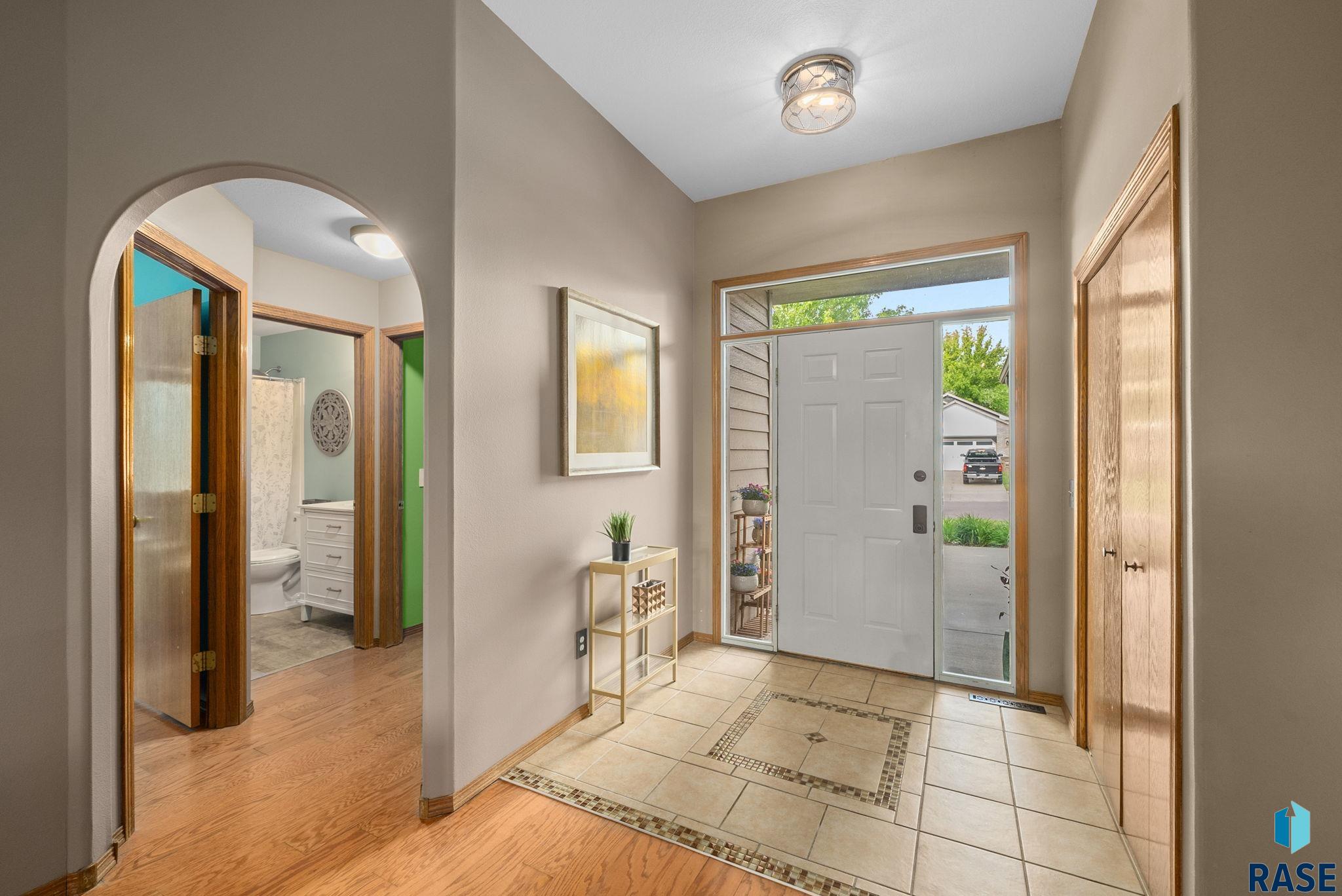 308 N La Salle Ave