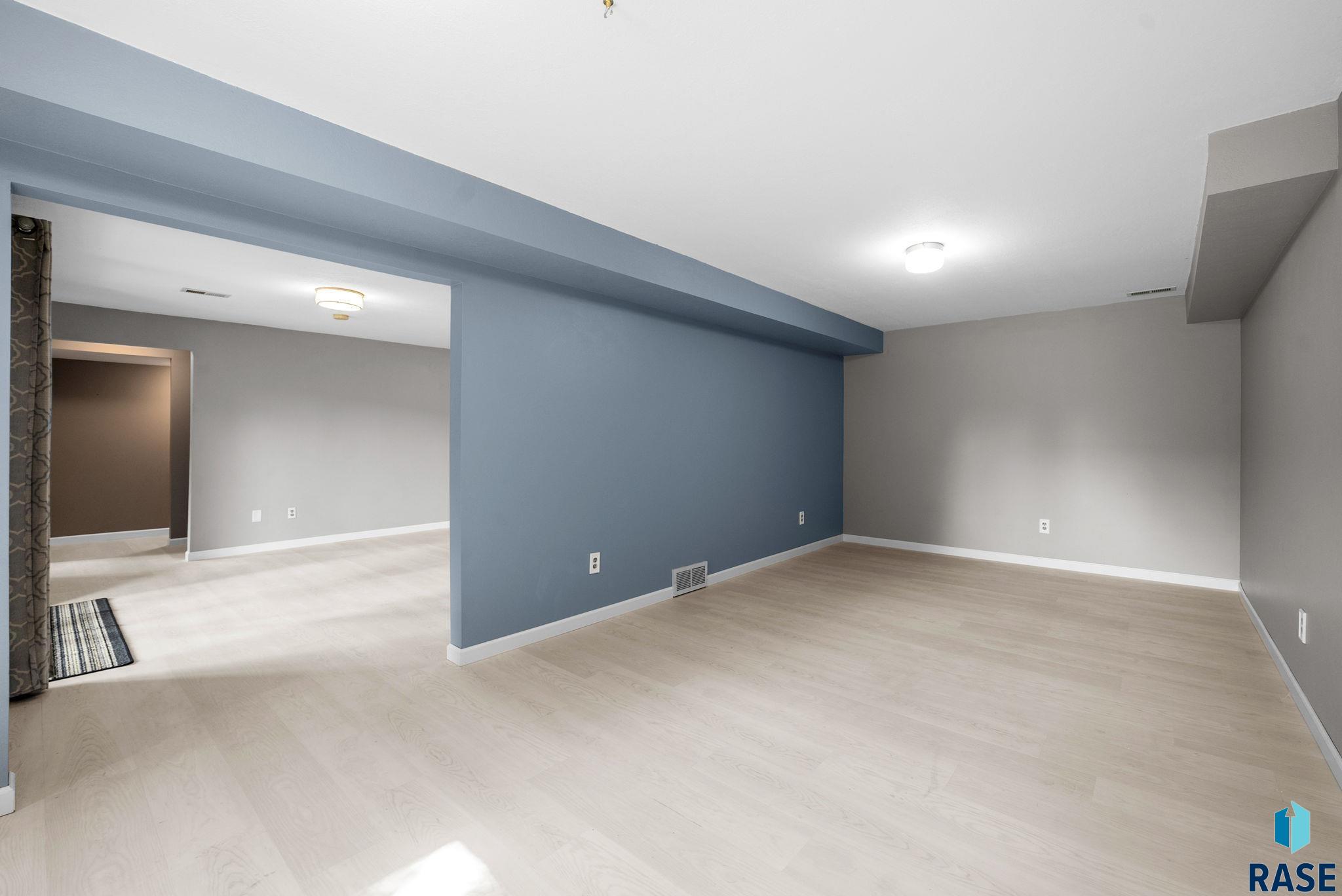 308 N La Salle Ave