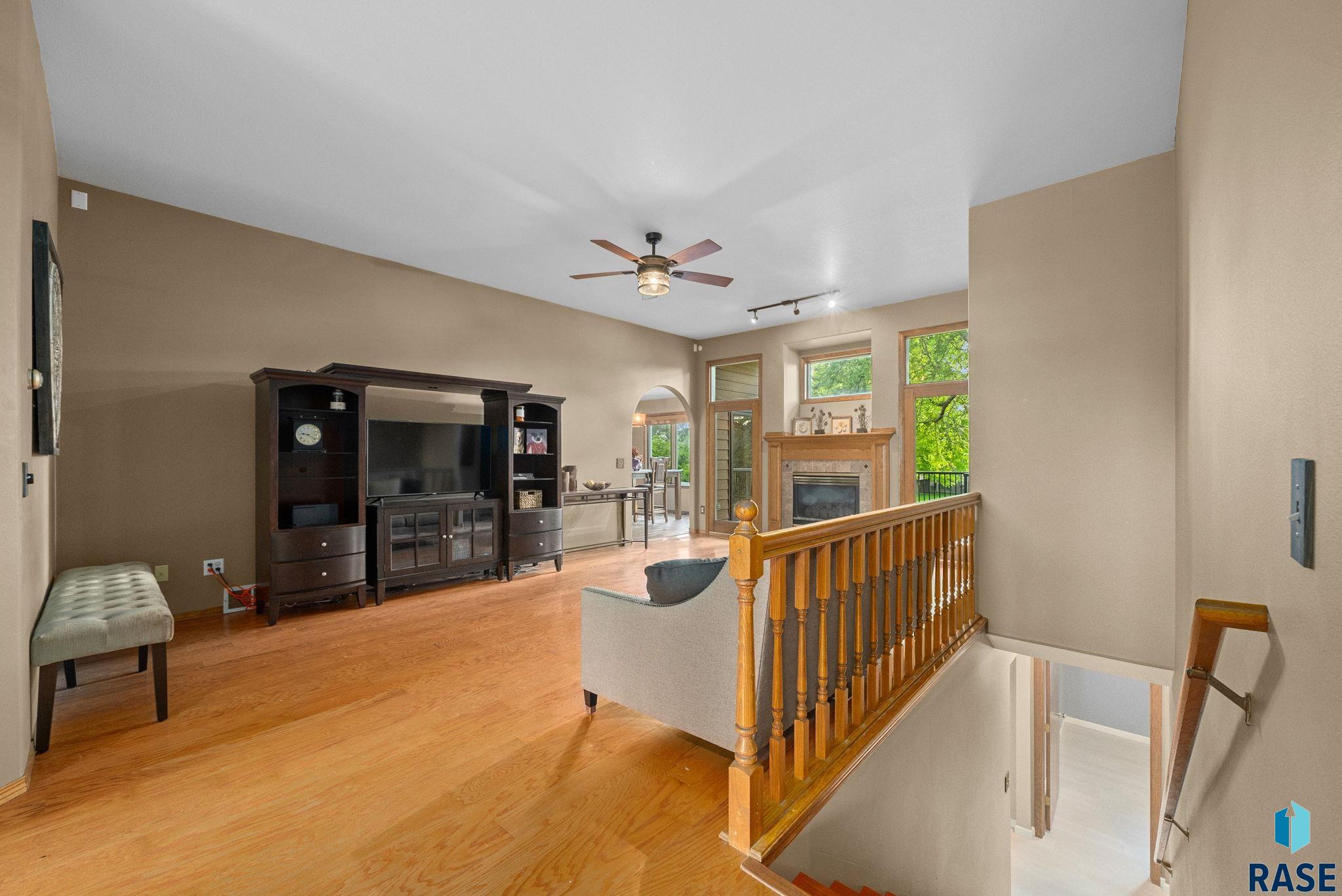 308 N La Salle Ave