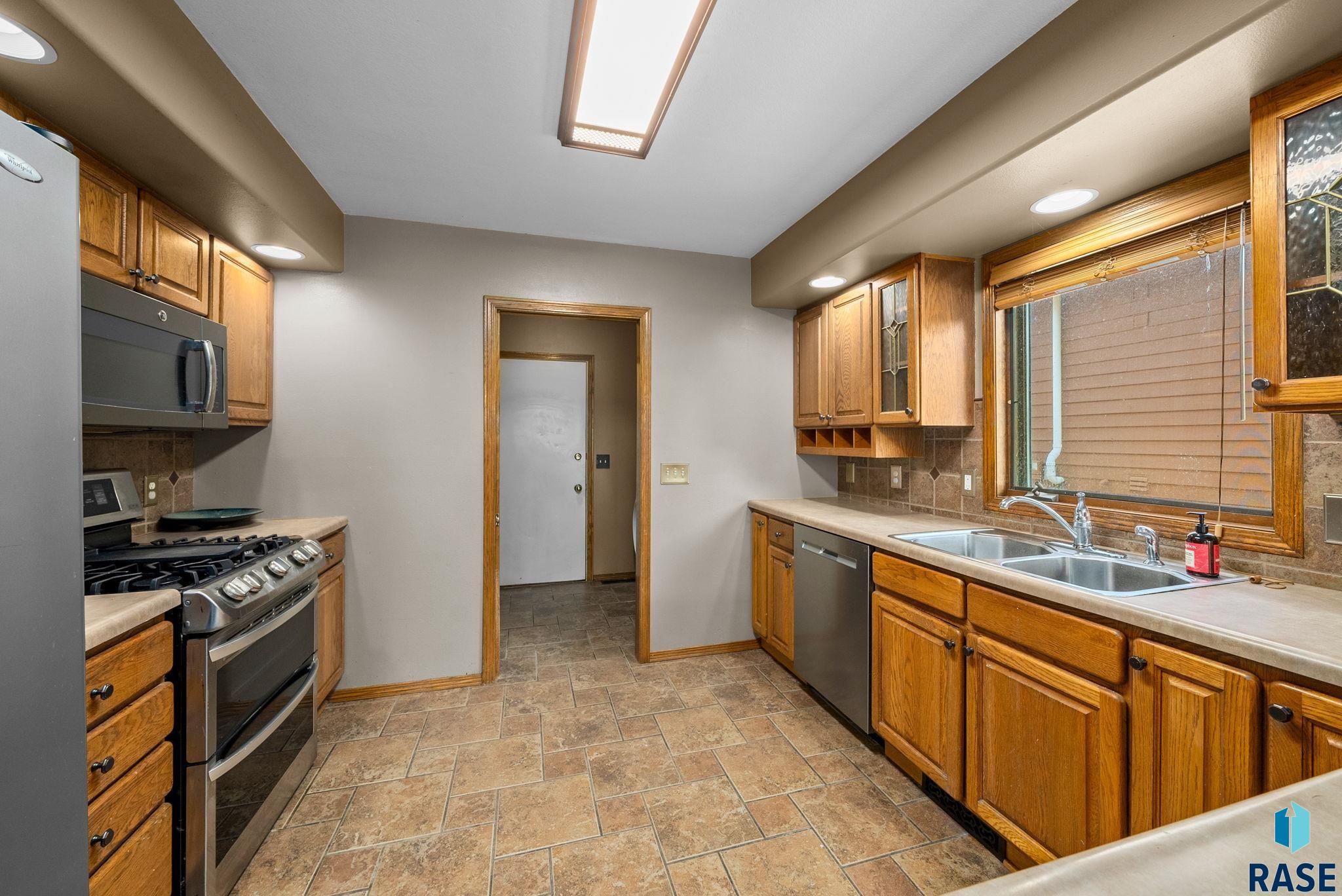 308 N La Salle Ave