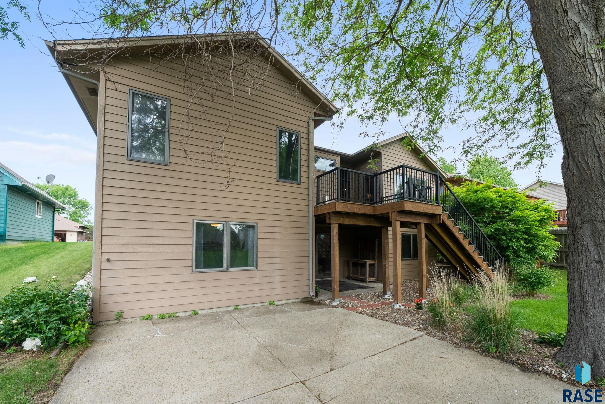 308 N La Salle Ave