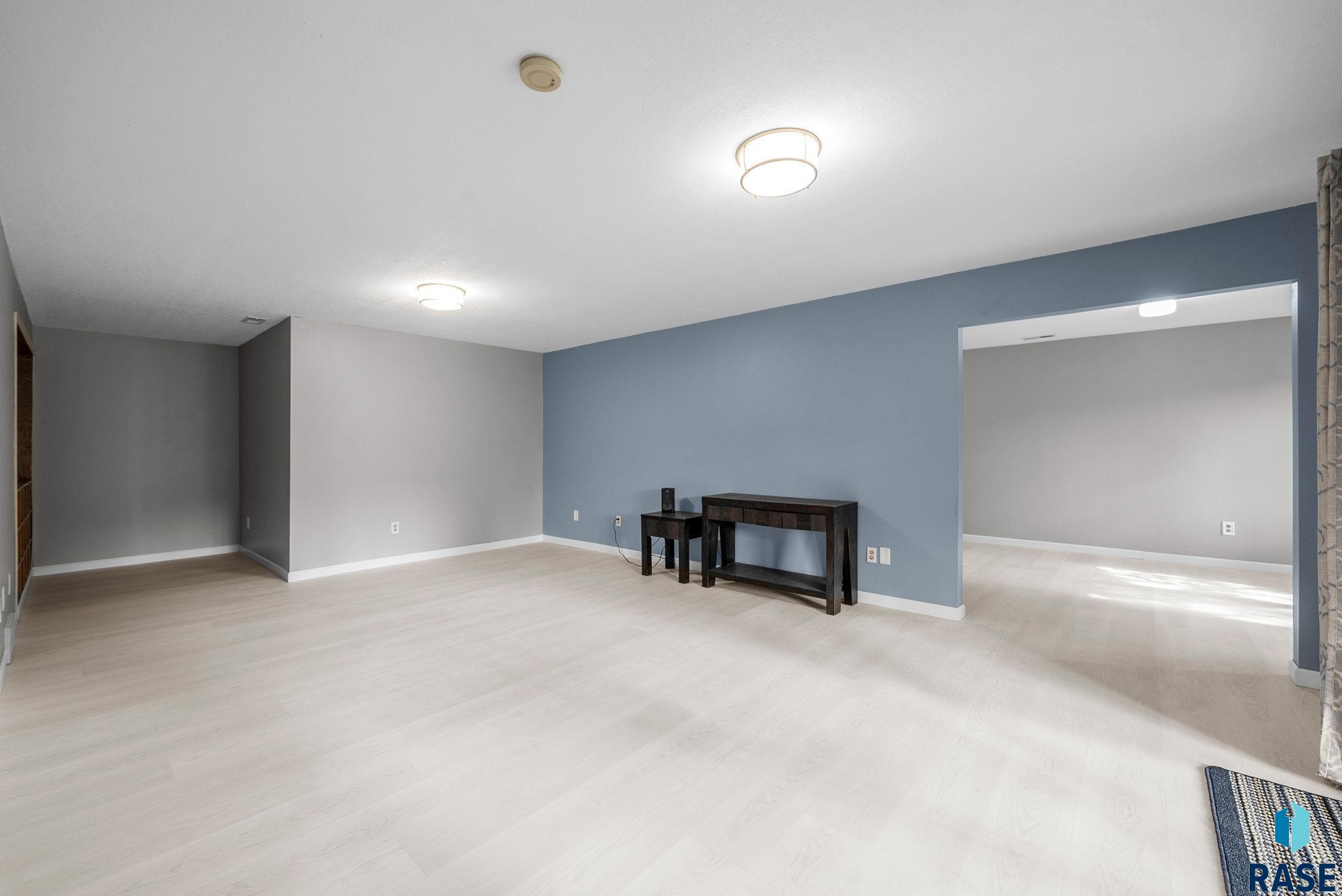 308 N La Salle Ave