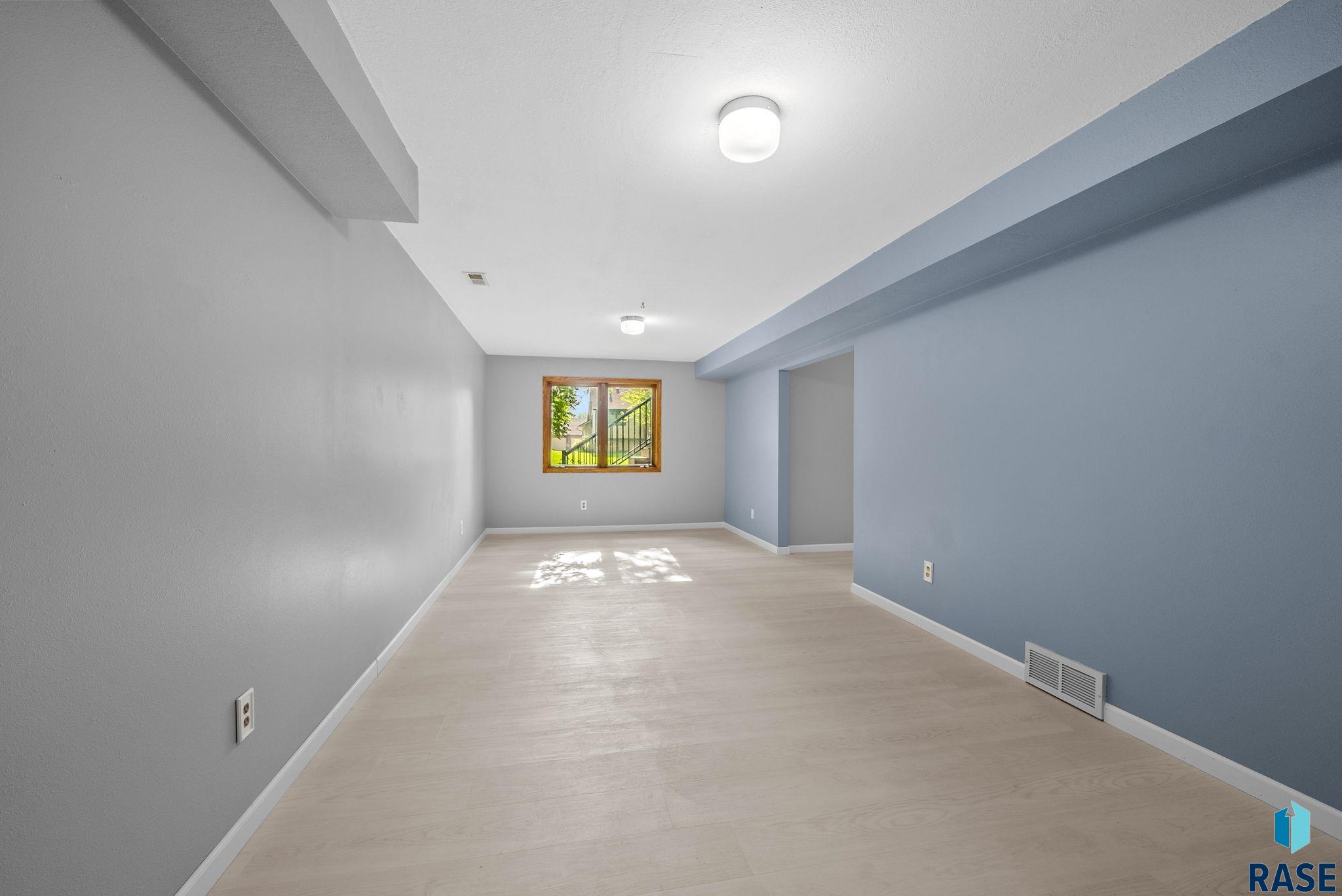 308 N La Salle Ave
