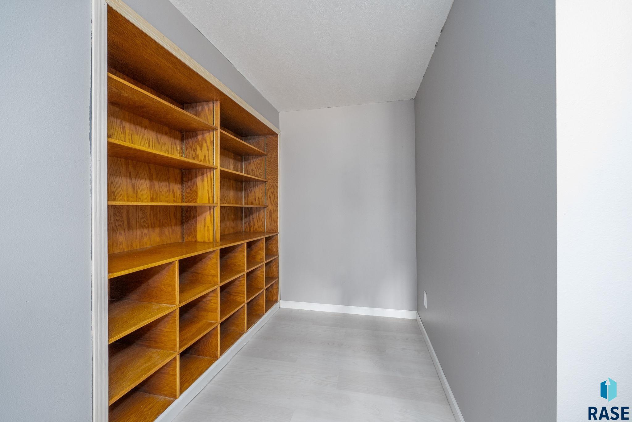 308 N La Salle Ave