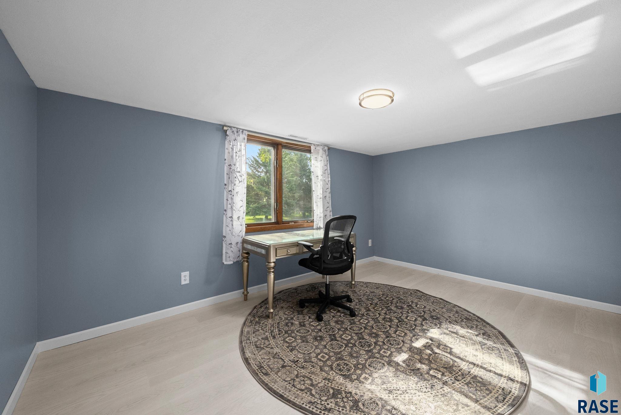 308 N La Salle Ave