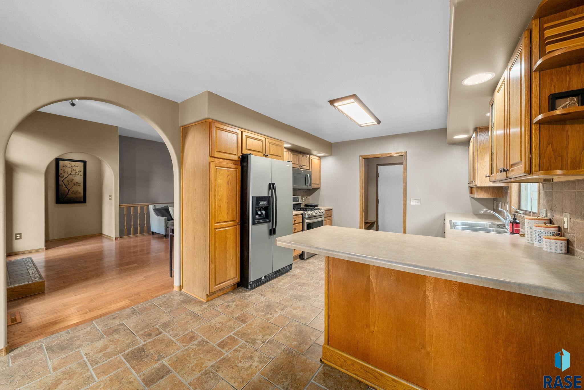 308 N La Salle Ave
