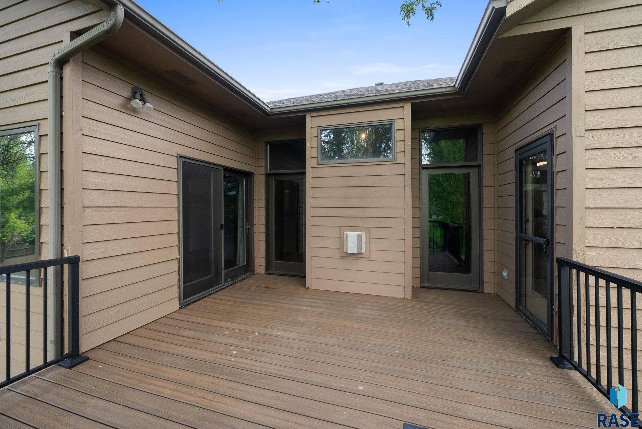 308 N La Salle Ave