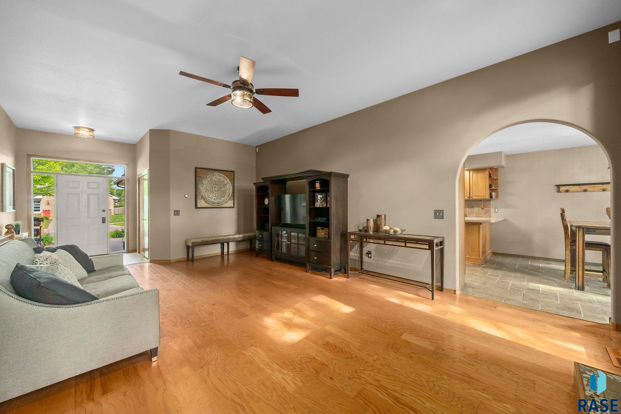 308 N La Salle Ave