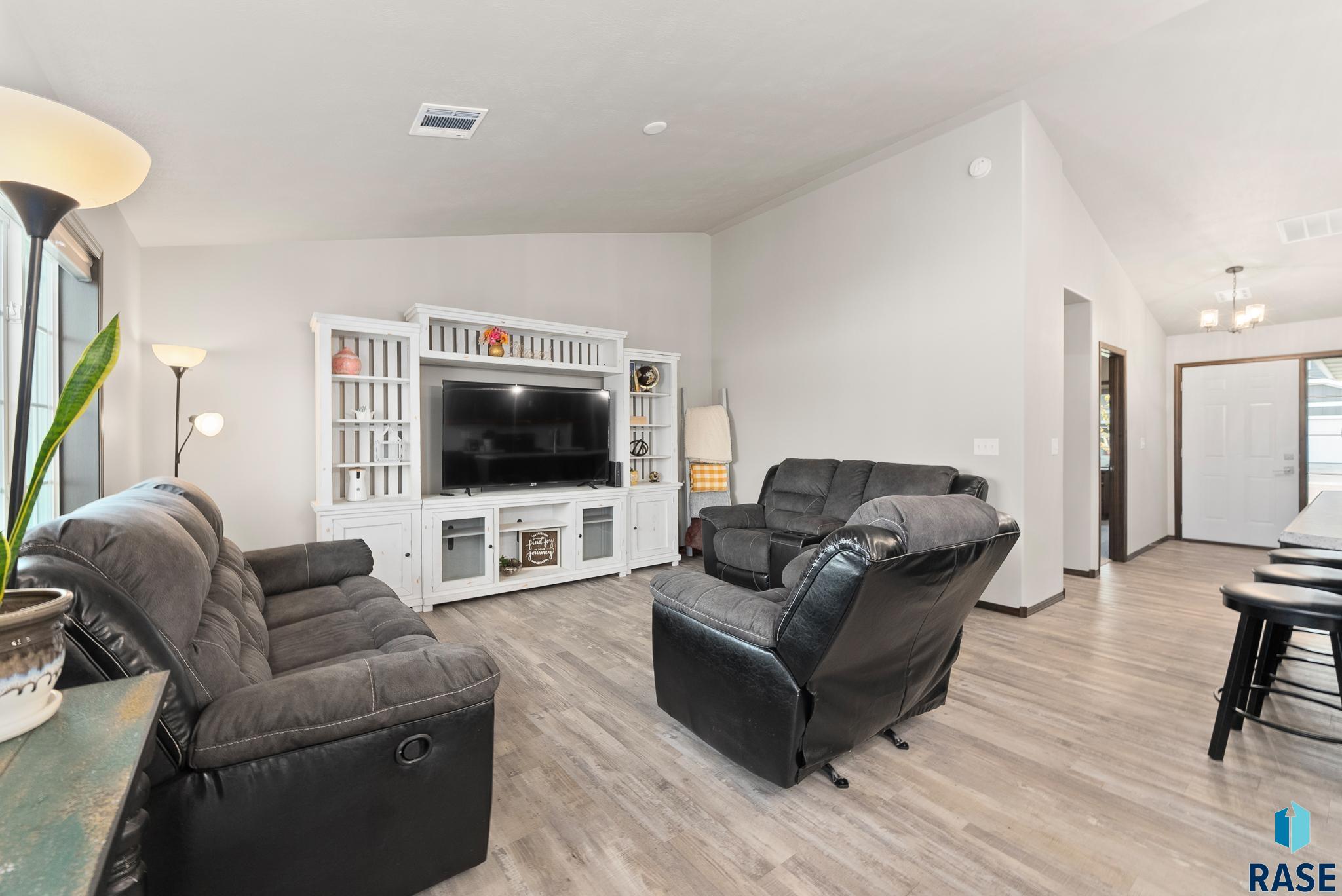 6802 W Gresford Pl