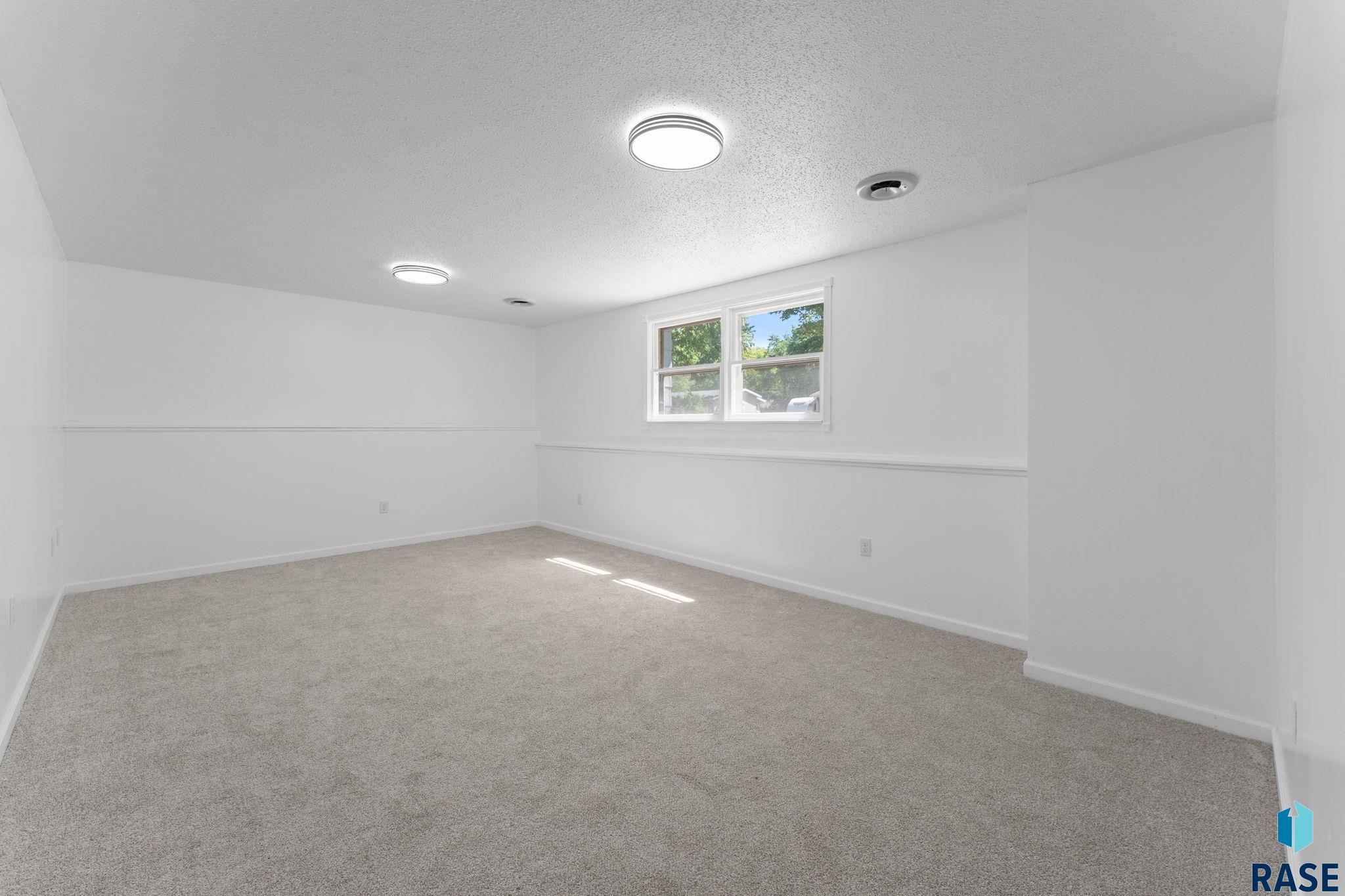 409 S 8th Ave