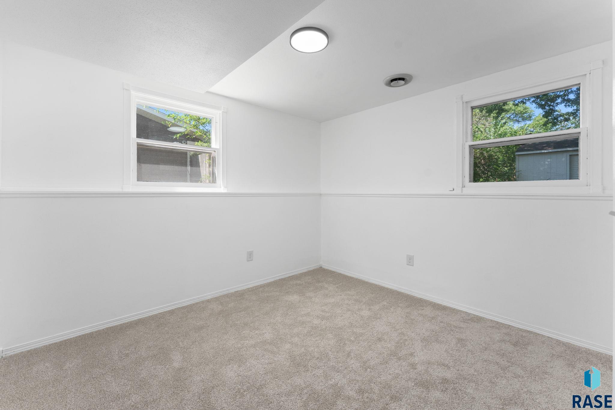 409 S 8th Ave