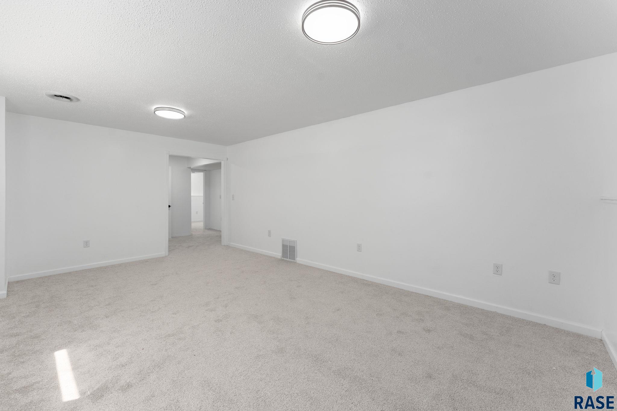 409 S 8th Ave