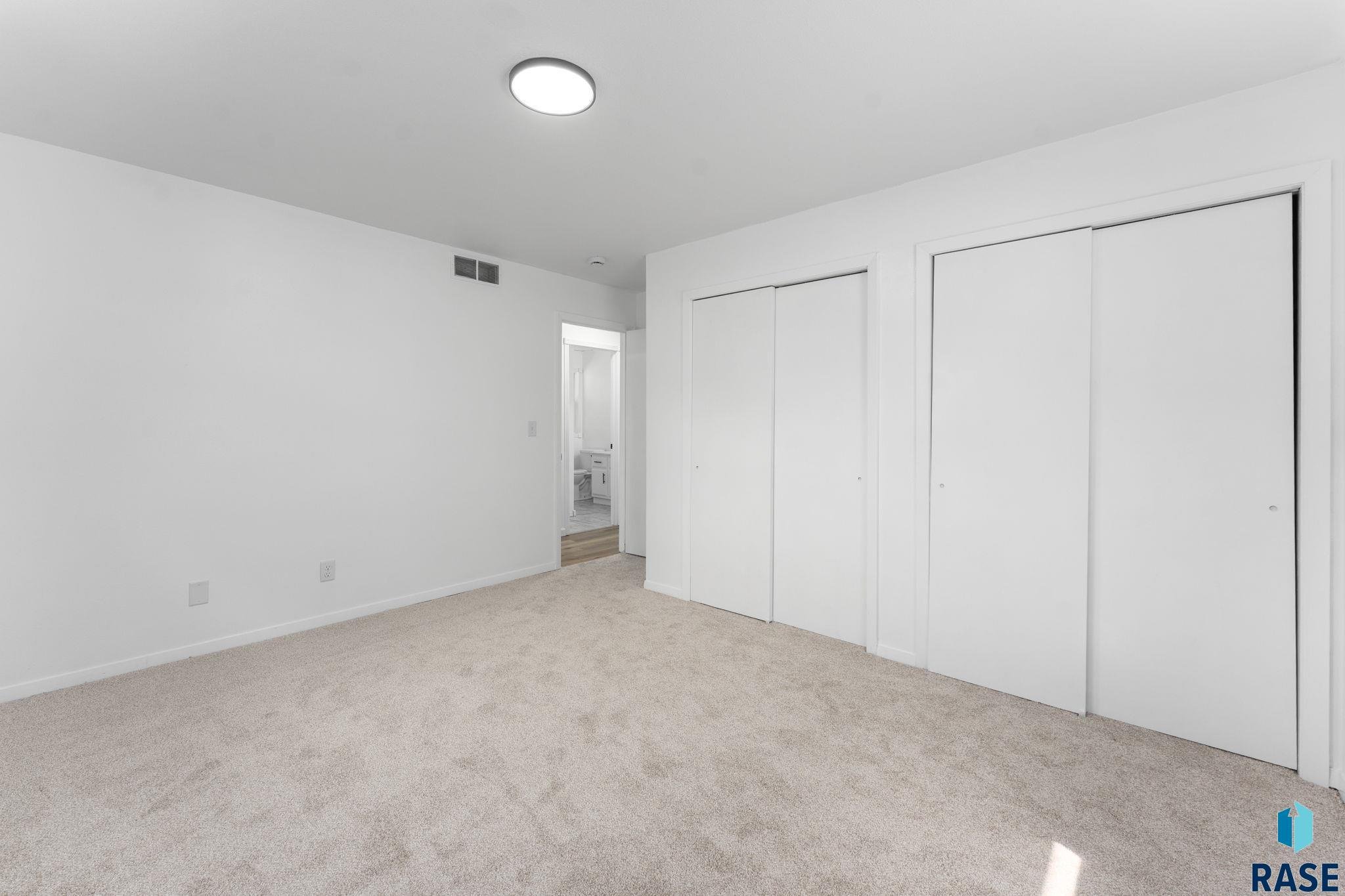 409 S 8th Ave