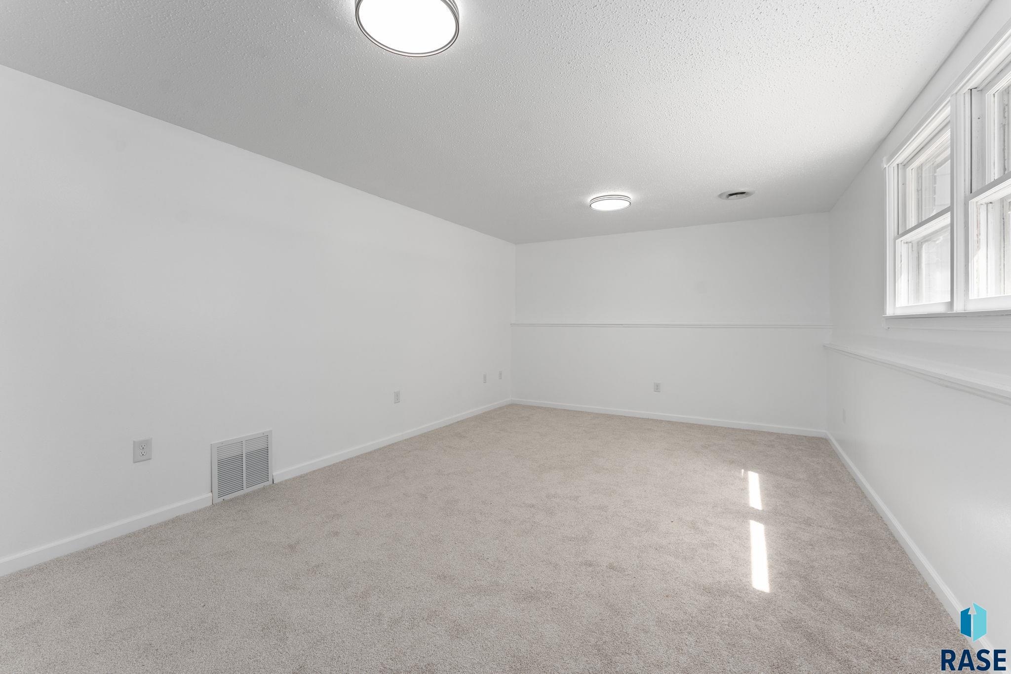 409 S 8th Ave